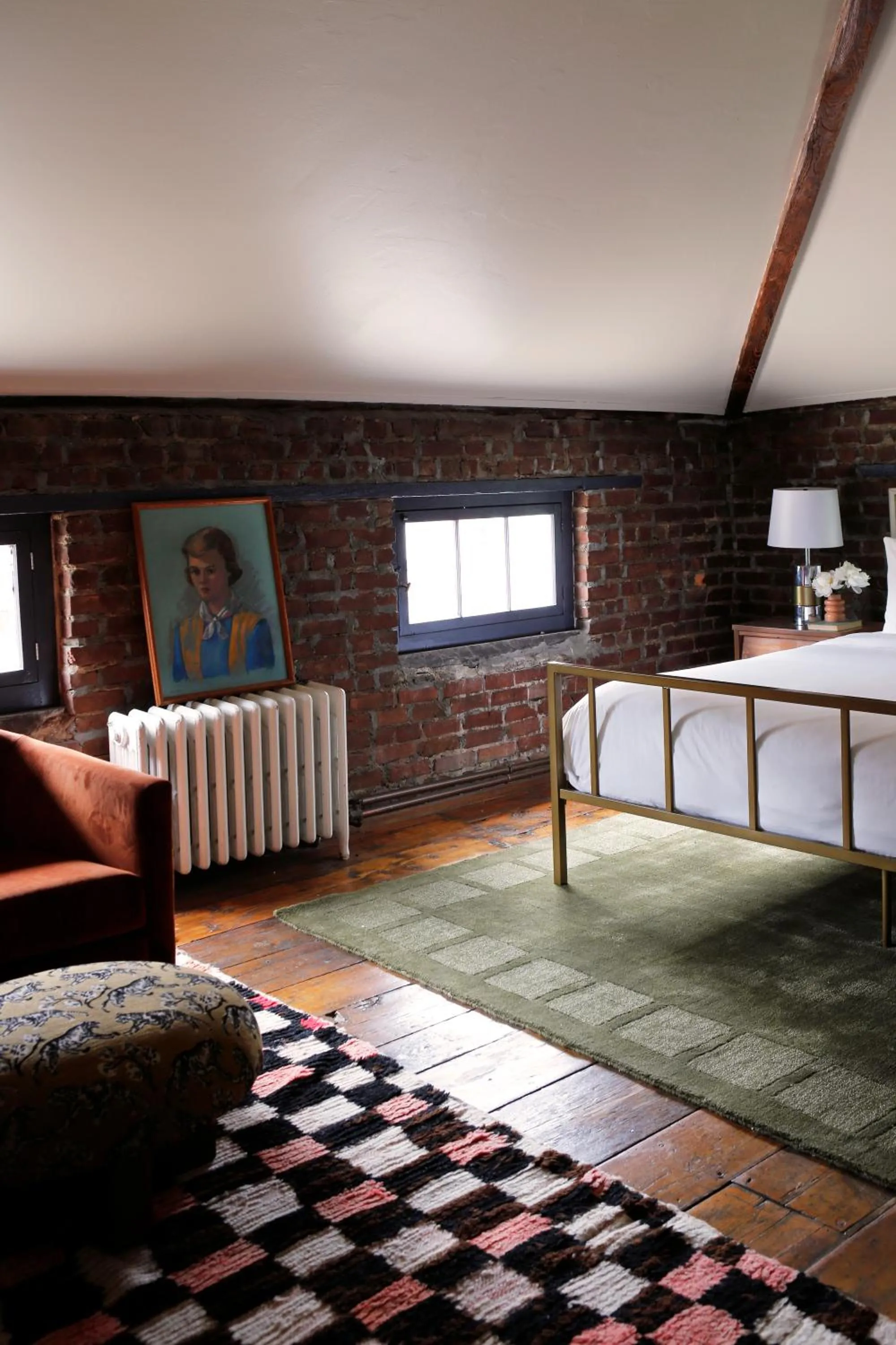 Bedroom, Bed in KIngston Carriage House