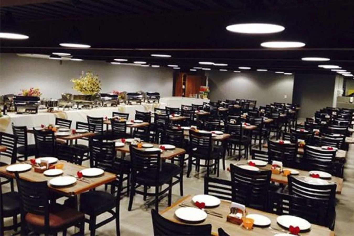 Restaurant/places to eat in Palmier Hotel & Convenções