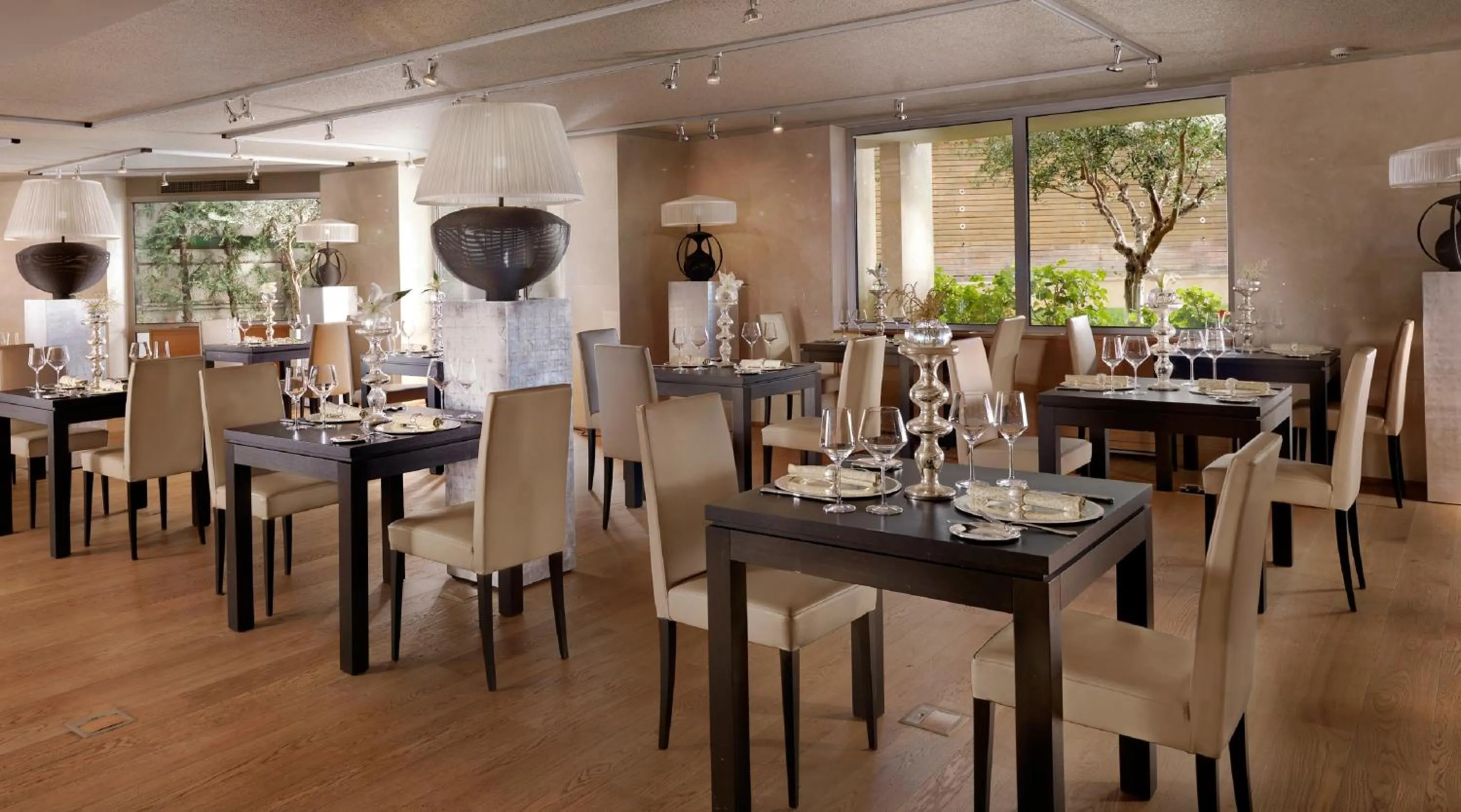 Restaurant/places to eat in Divani Escape - Adults Only