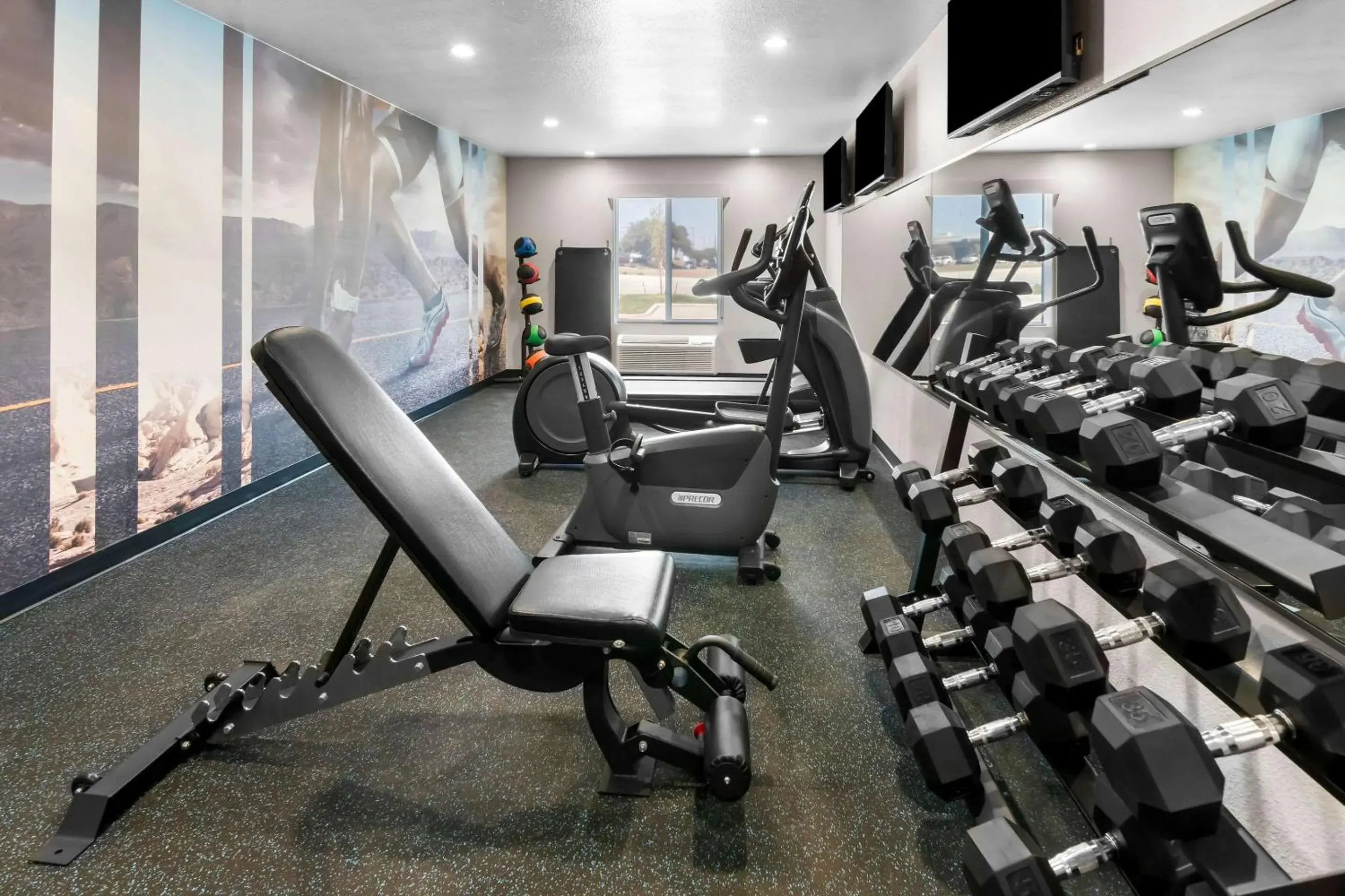 Fitness centre/facilities in Clarion Pointe Fitness centre/facilities in Clarion Pointe