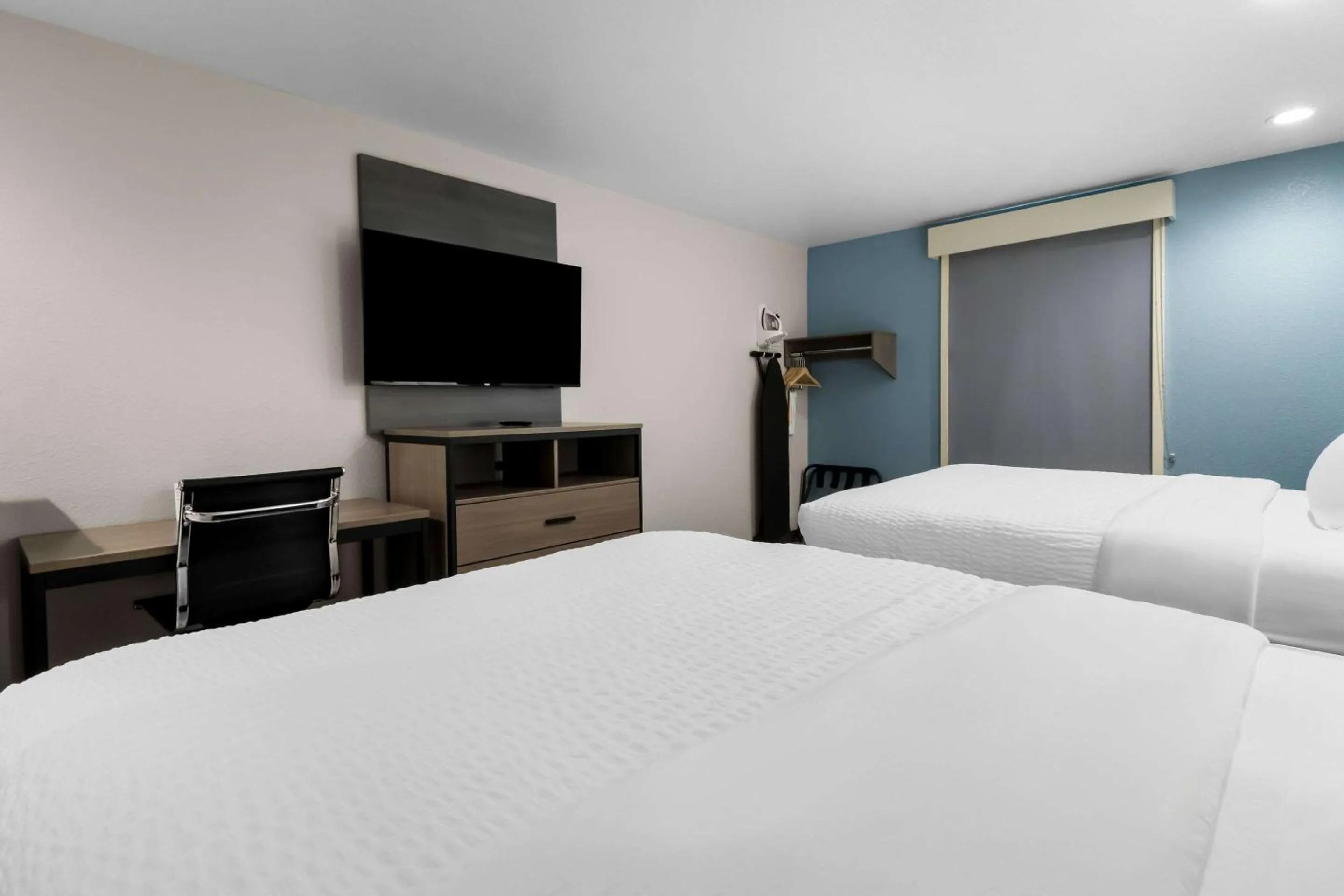 Bedroom, Bed in Clarion Pointe