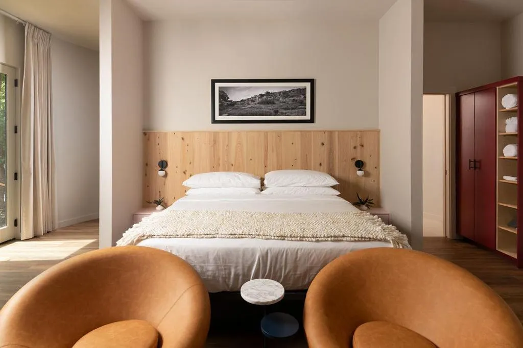 Bedroom, Bed in Onera Fredericksburg