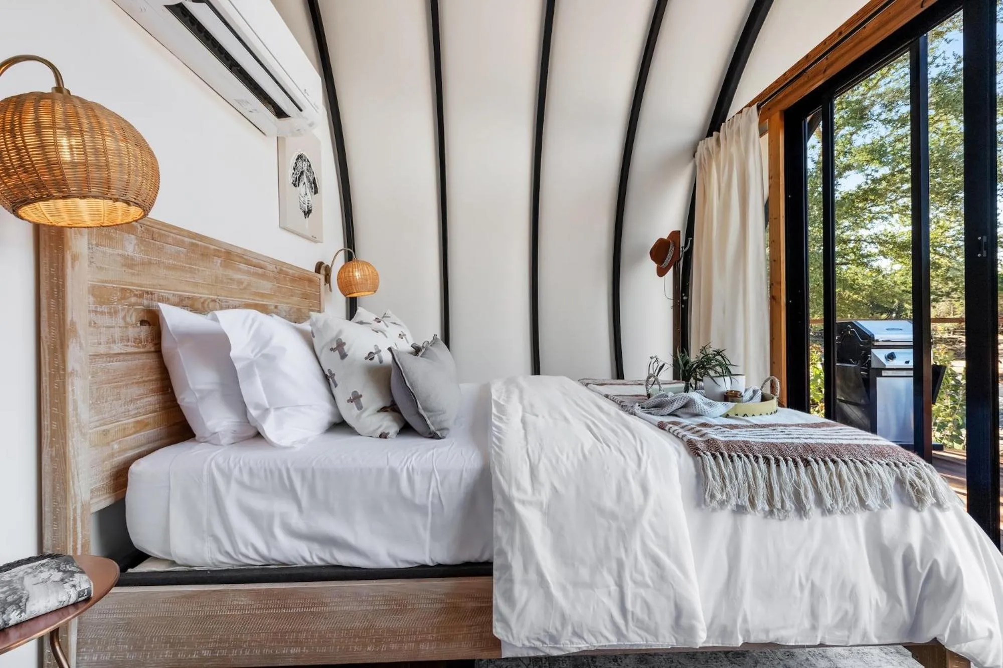 Bed in Onera Fredericksburg