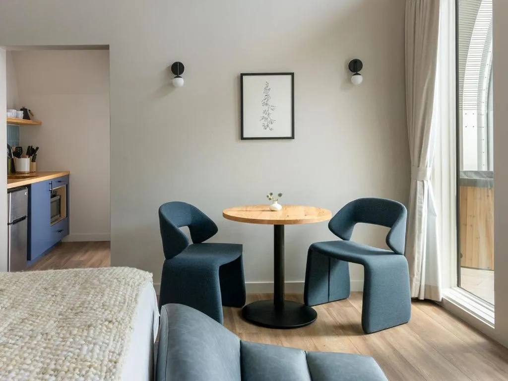 Seating area in Onera Fredericksburg