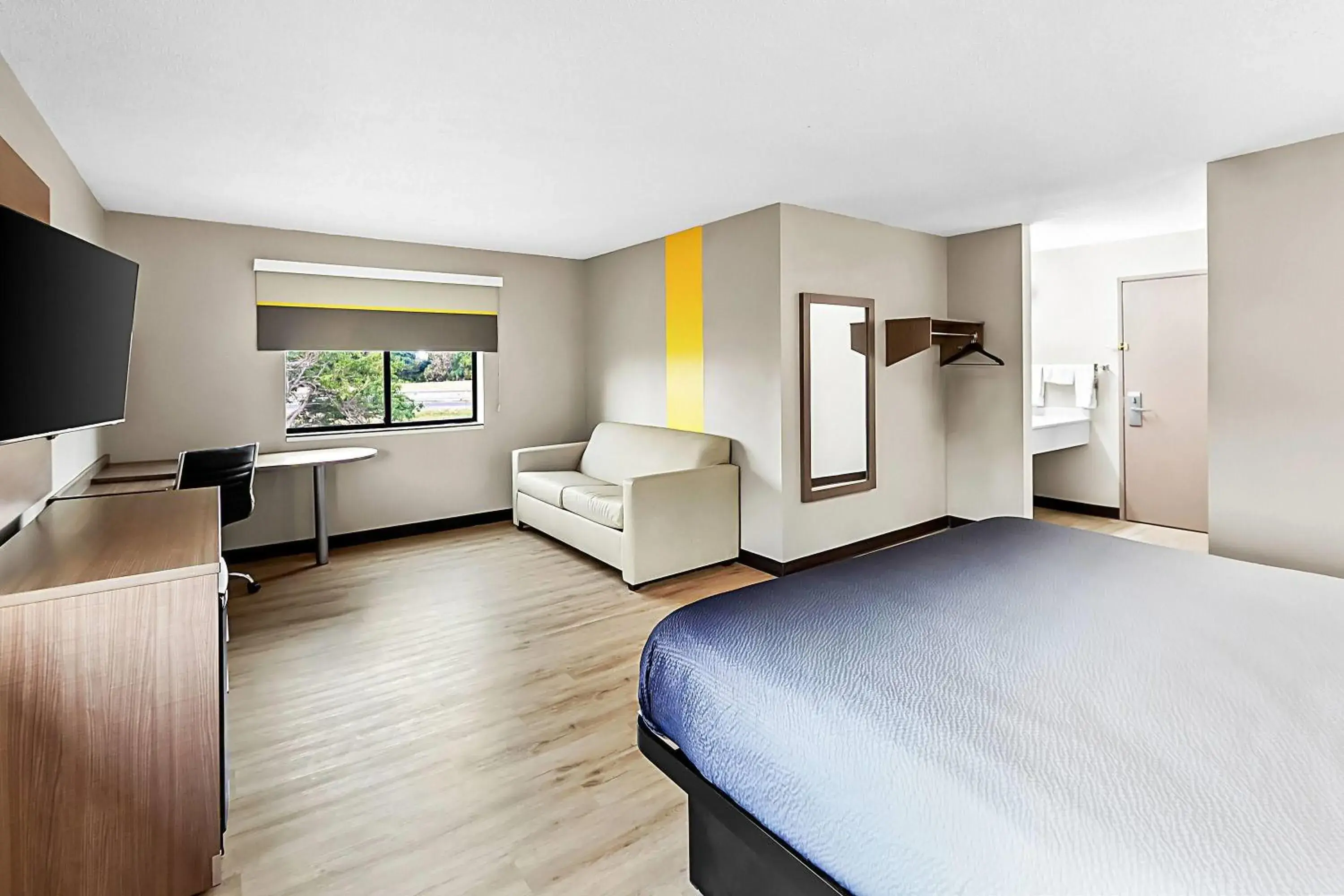 Bed in Super 8 by Wyndham Marston Bed in Super 8 by Wyndham Marston