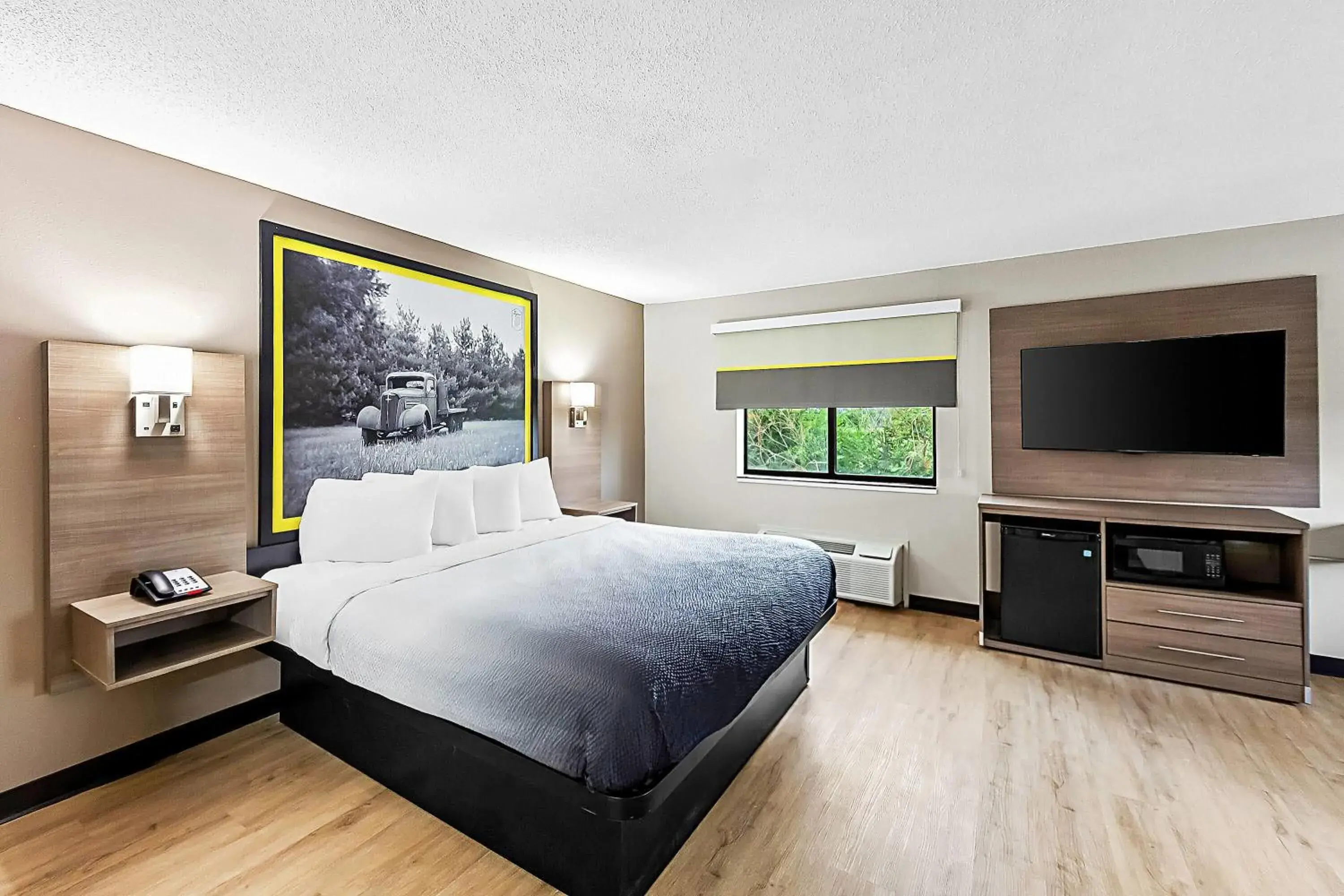 Bed in Super 8 by Wyndham Marston Bed in Super 8 by Wyndham Marston