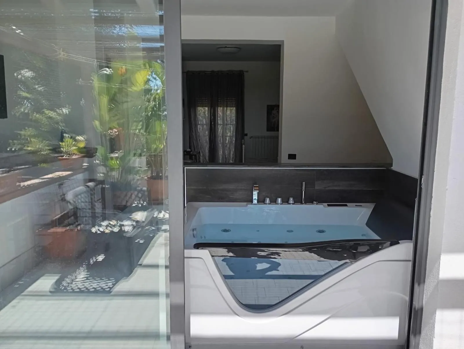 Hot Tub in B&B Villa Lidia