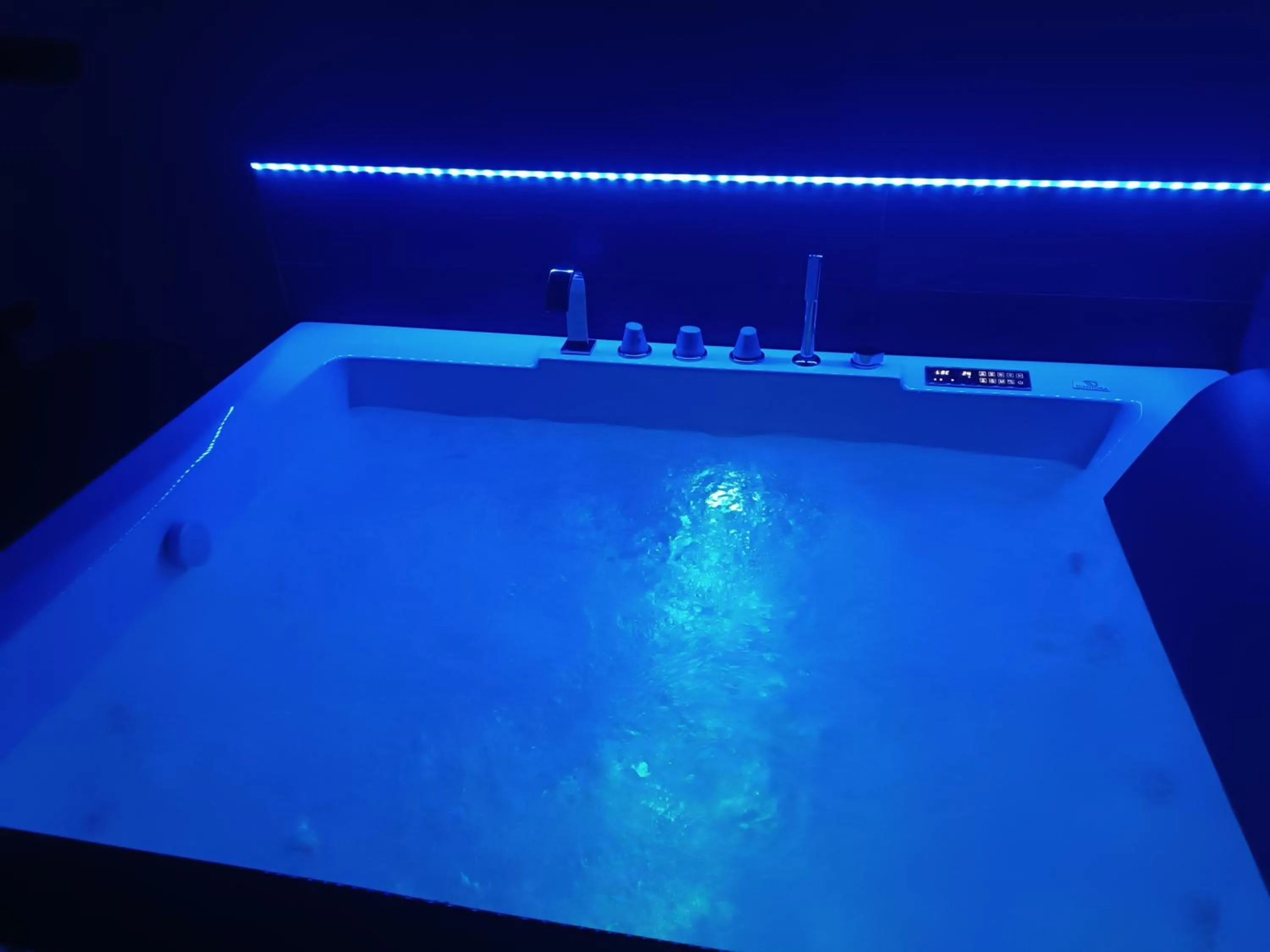 Hot Tub in B&B Villa Lidia