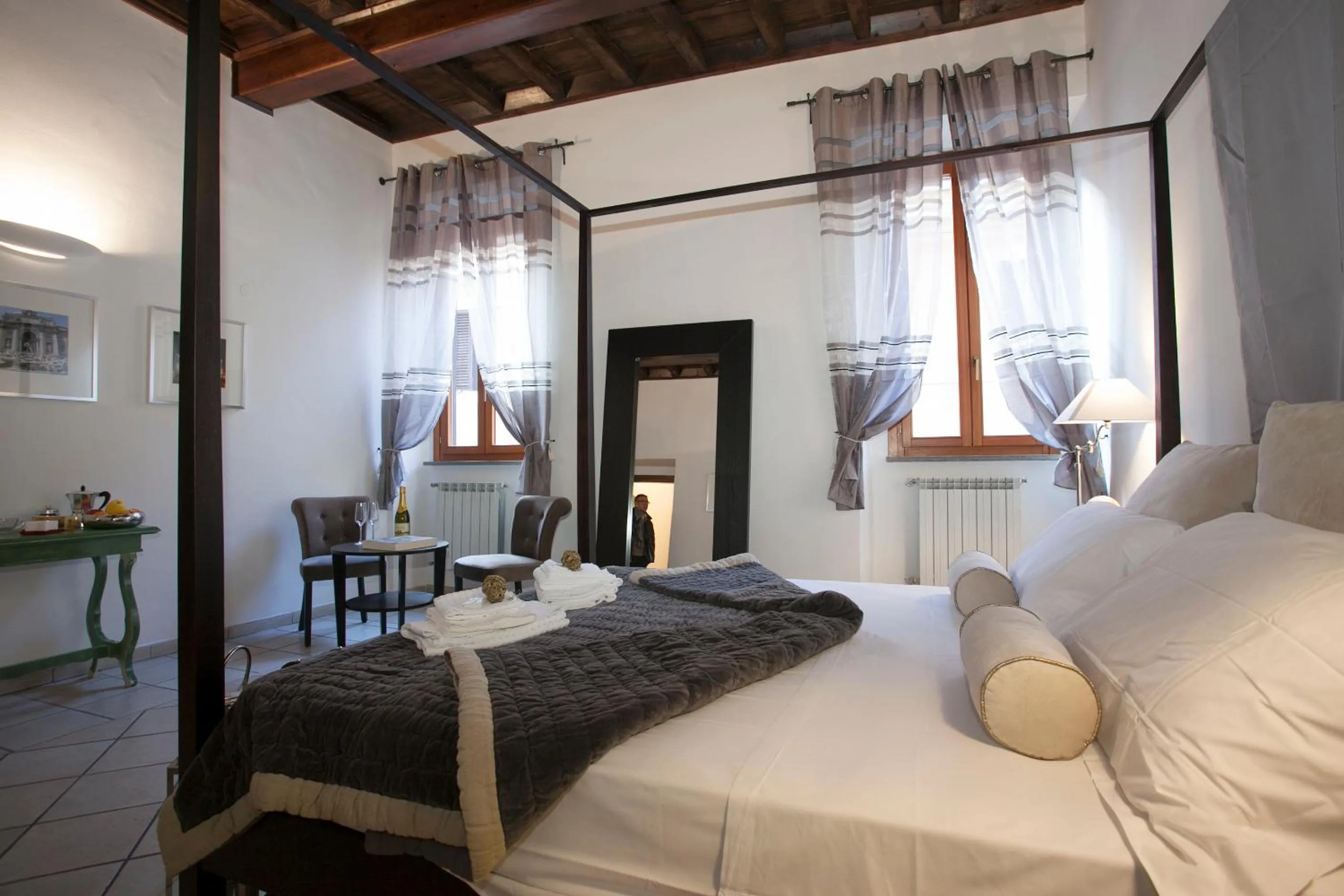 Two-Bedroom Apartment with Balcony in Magenta Luxury Purificazione