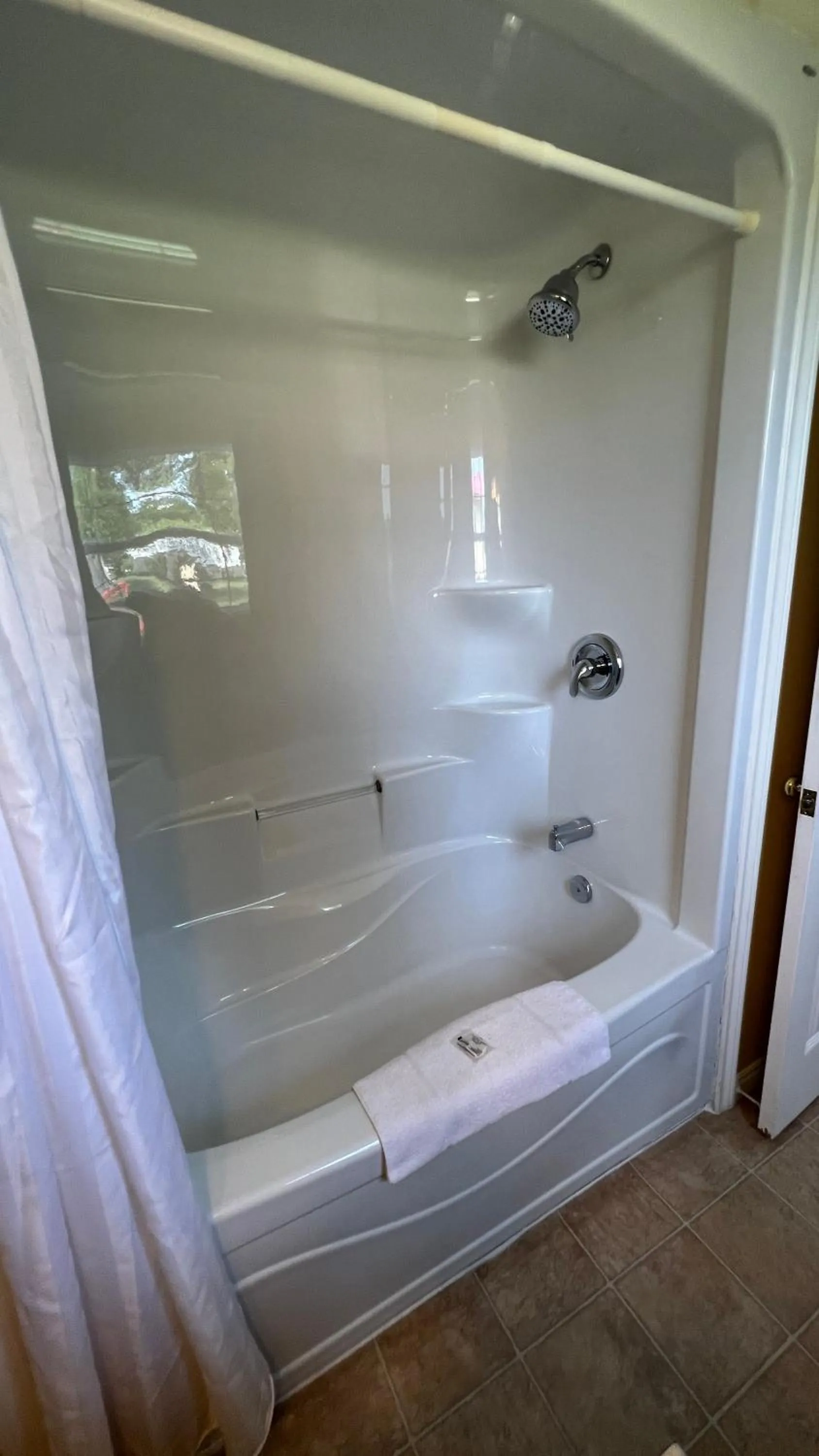 Shower in The Cavendish Motel