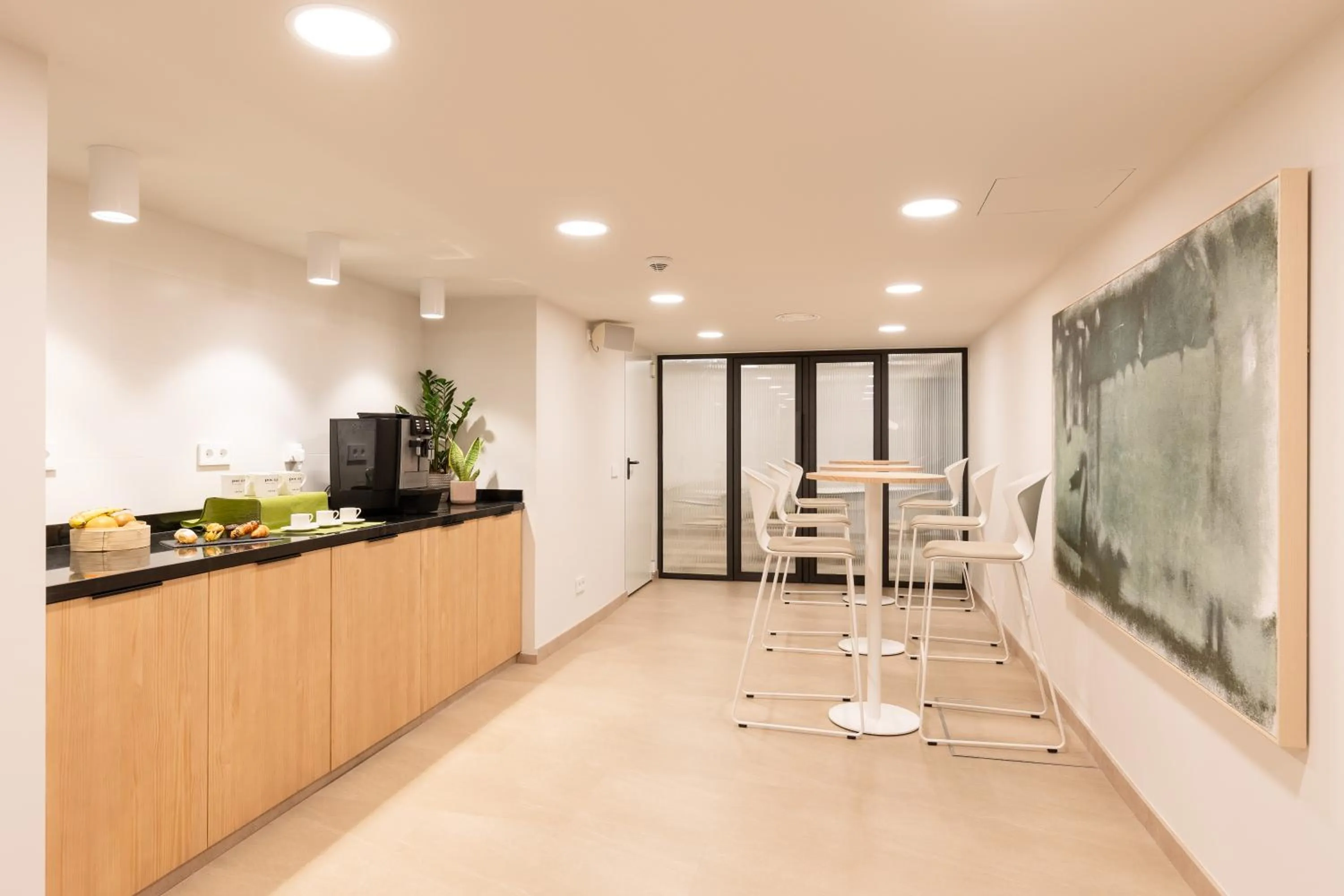 Business facilities in ARTIEM Capri