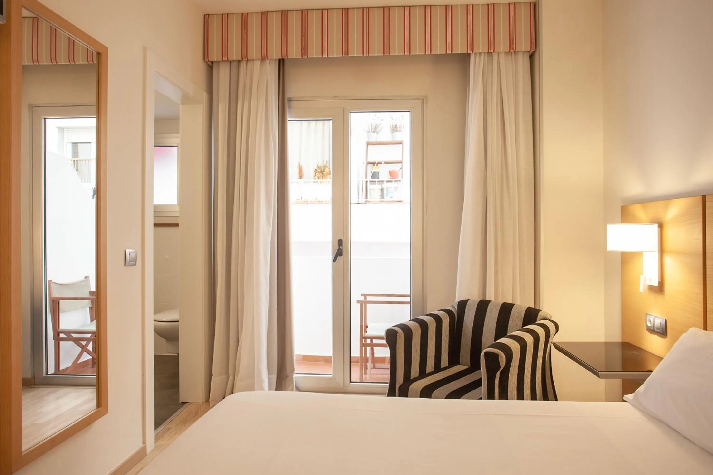 Bedroom, Bed in ARTIEM Capri