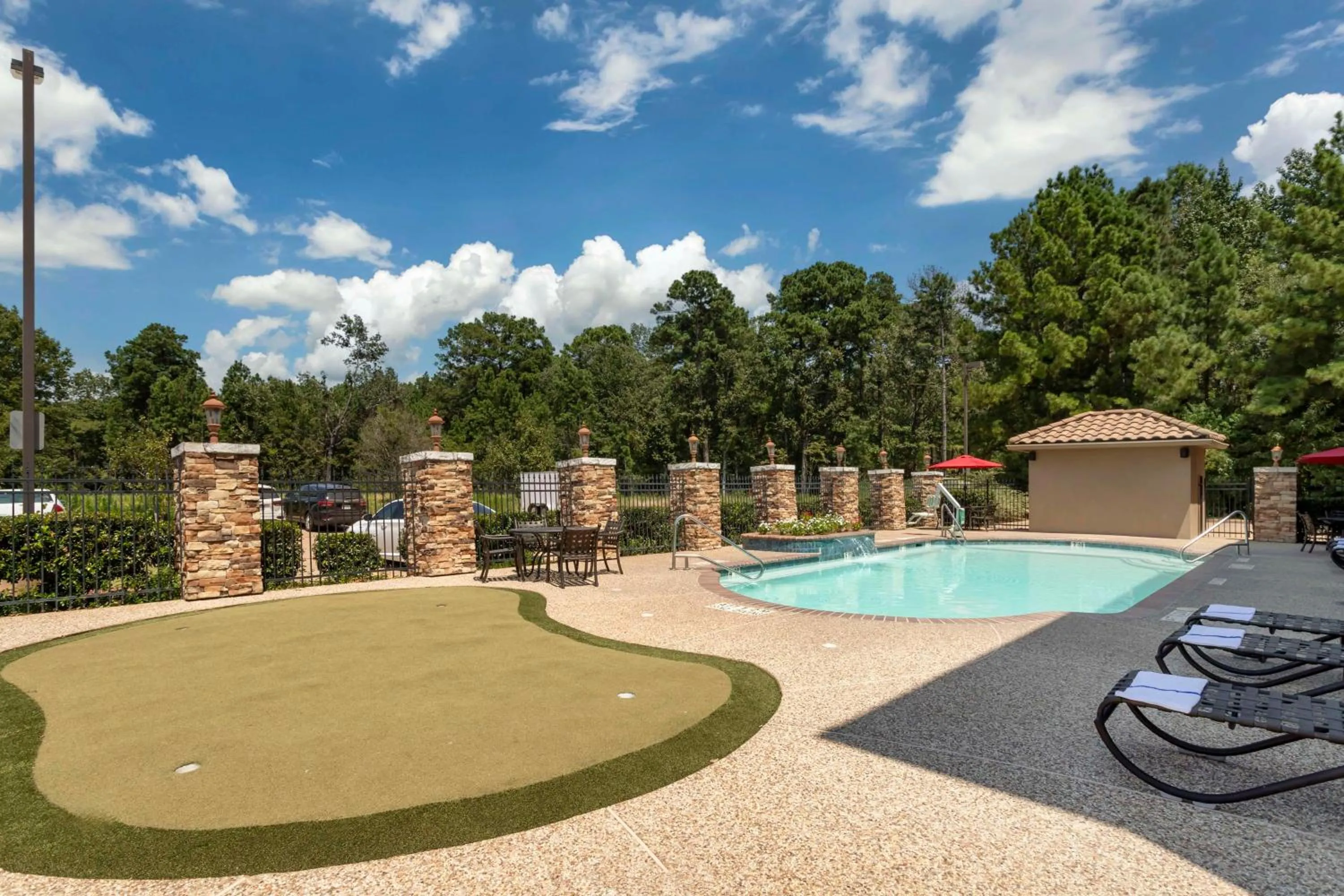 Property building in Best Western Plus Crown Colony Inn & Suites