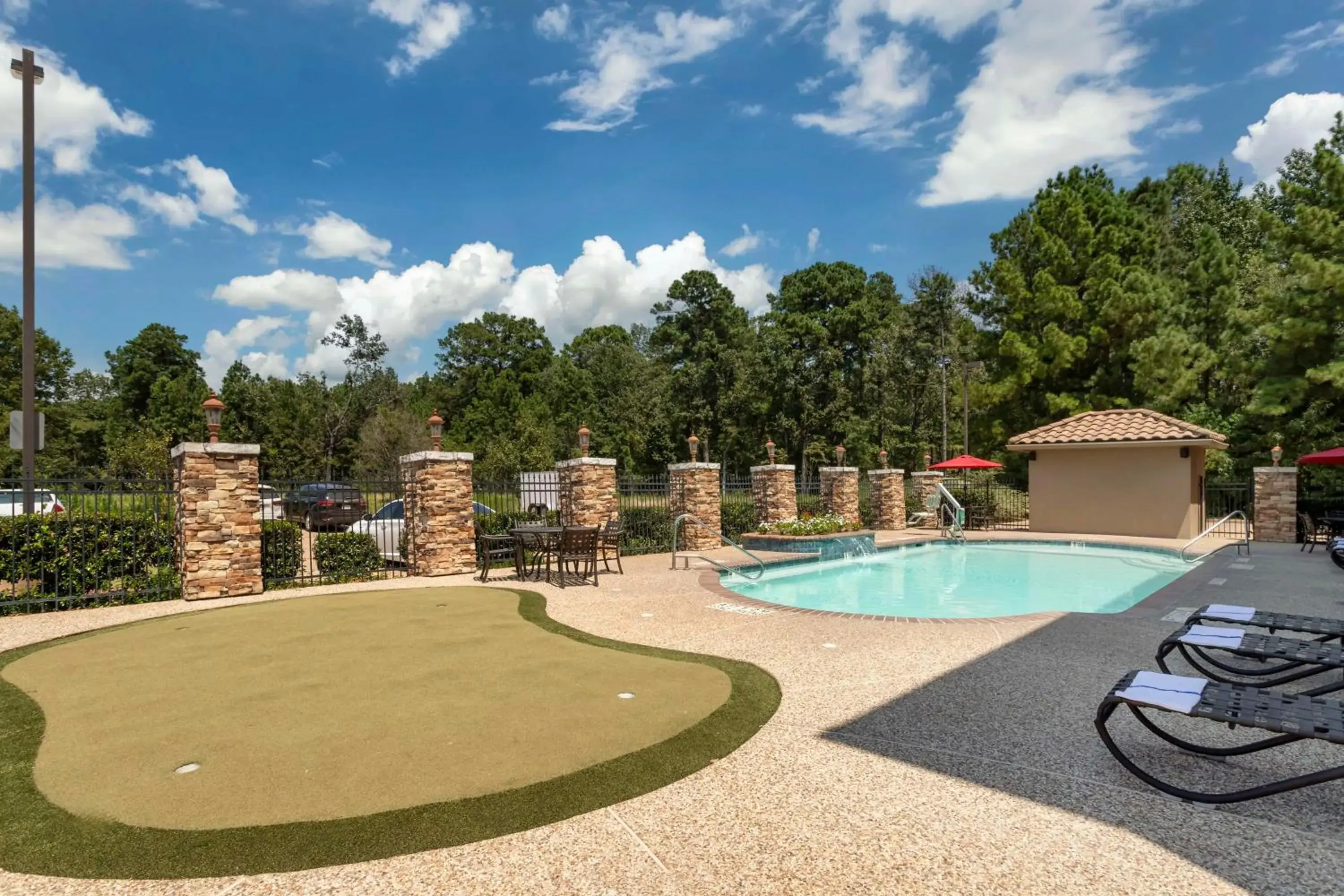 Property building in Best Western Plus Crown Colony Inn & Suites Property building in Best Western Plus Crown Colony Inn & Suites