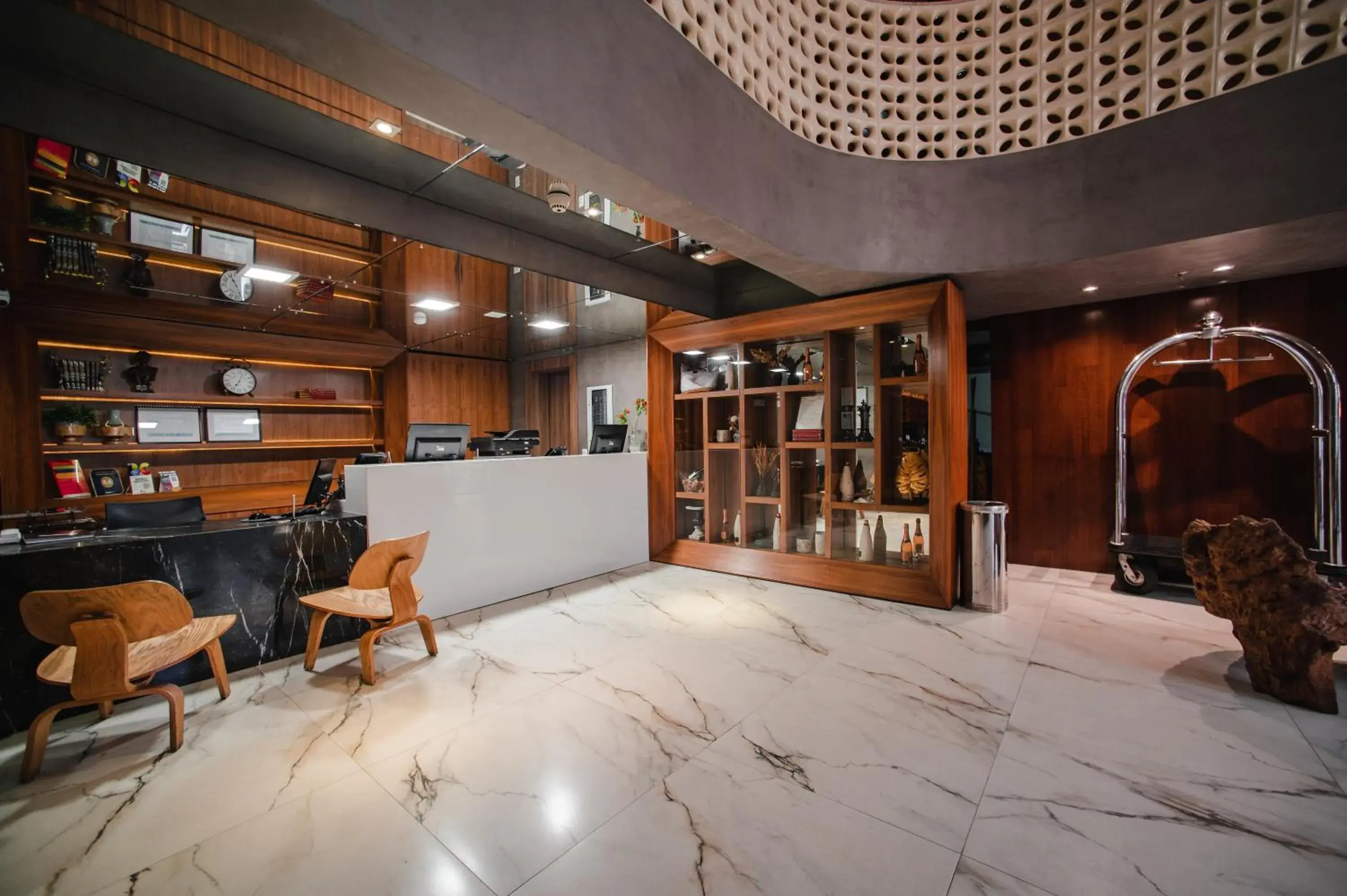 Lobby or reception in Brut by Slaviero Hotéis Lobby or reception in Brut by Slaviero Hotéis