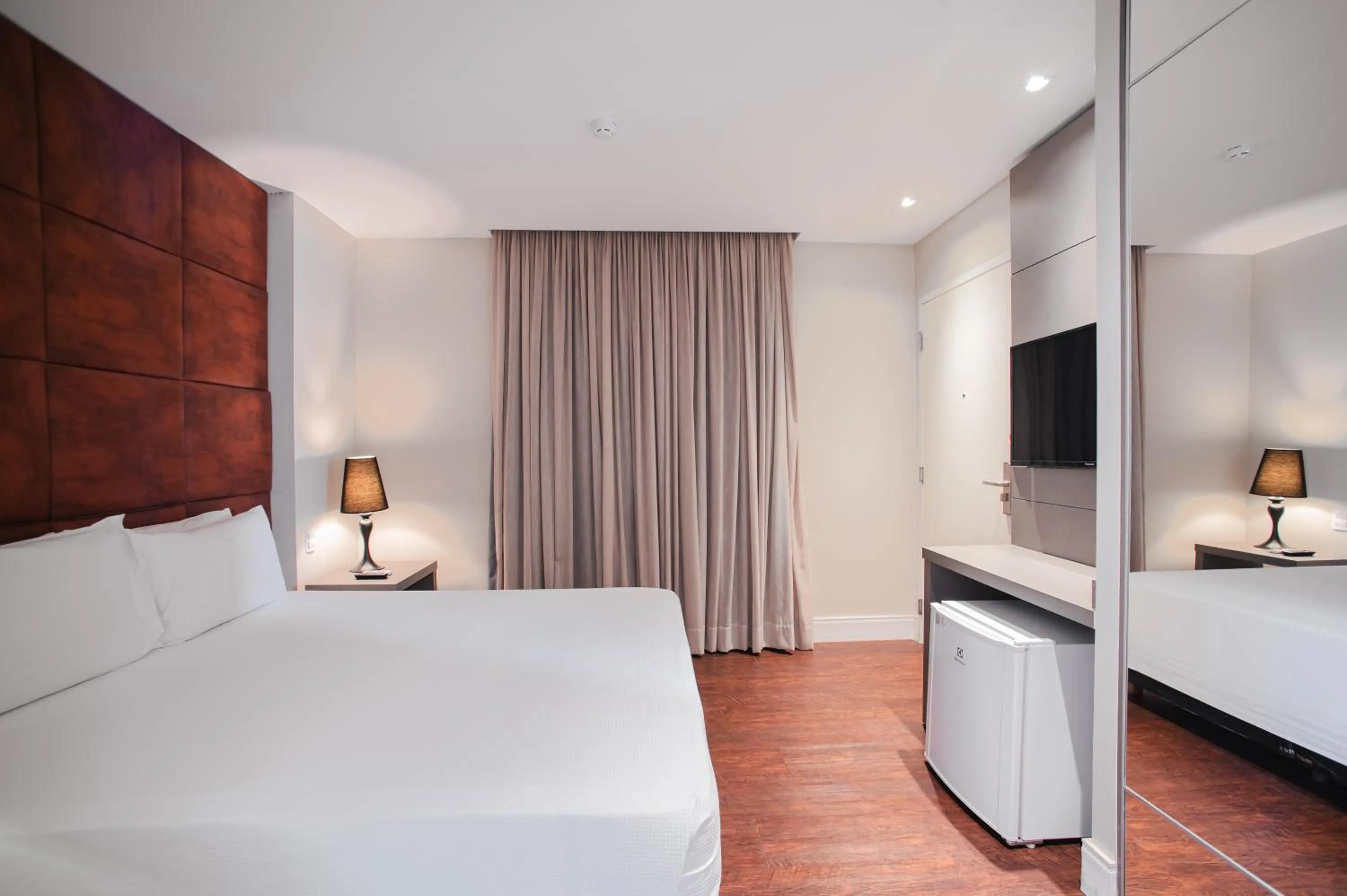 Bed in Brut by Slaviero Hotéis