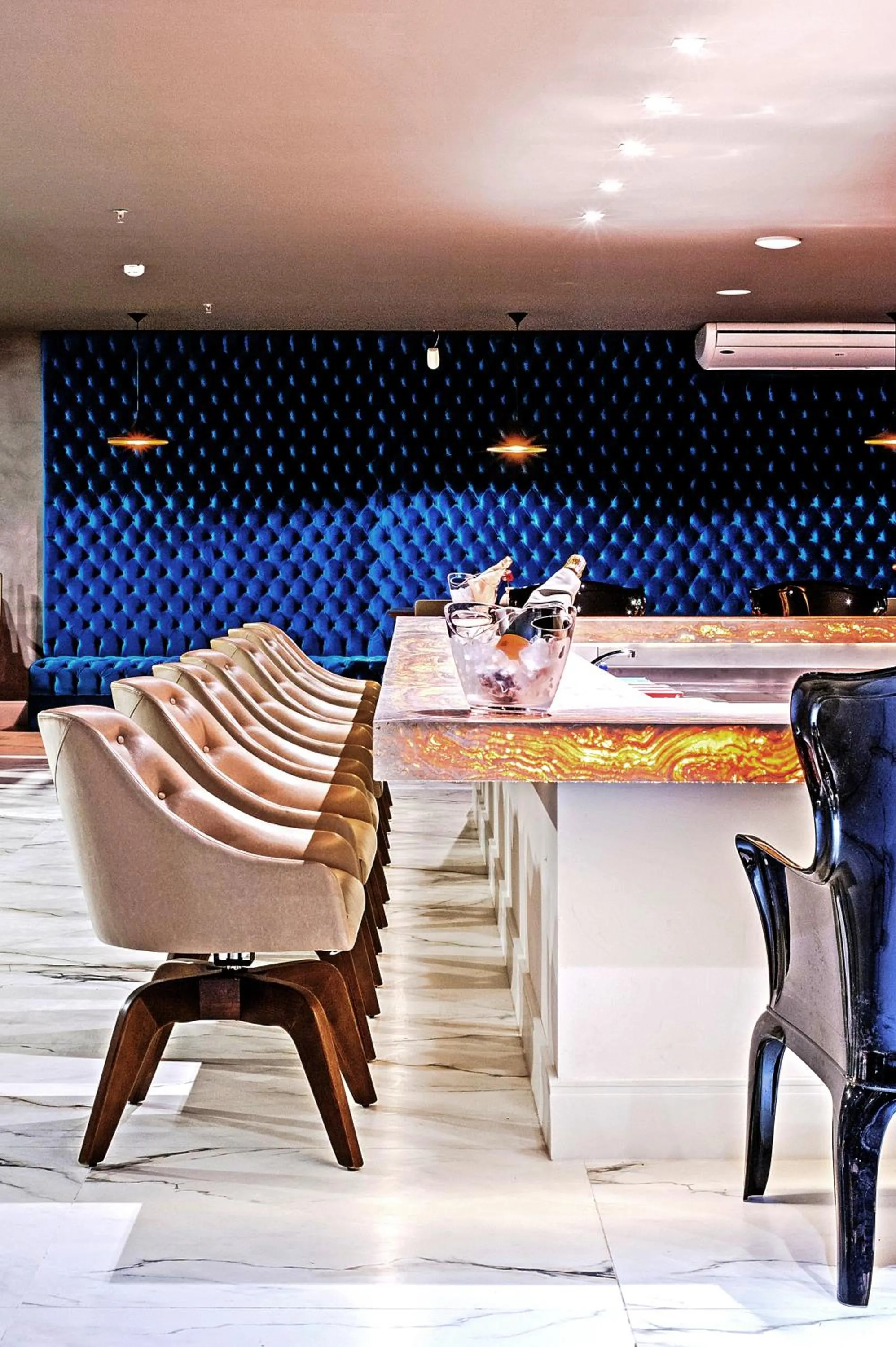 Lounge or bar in Brut by Slaviero Hotéis