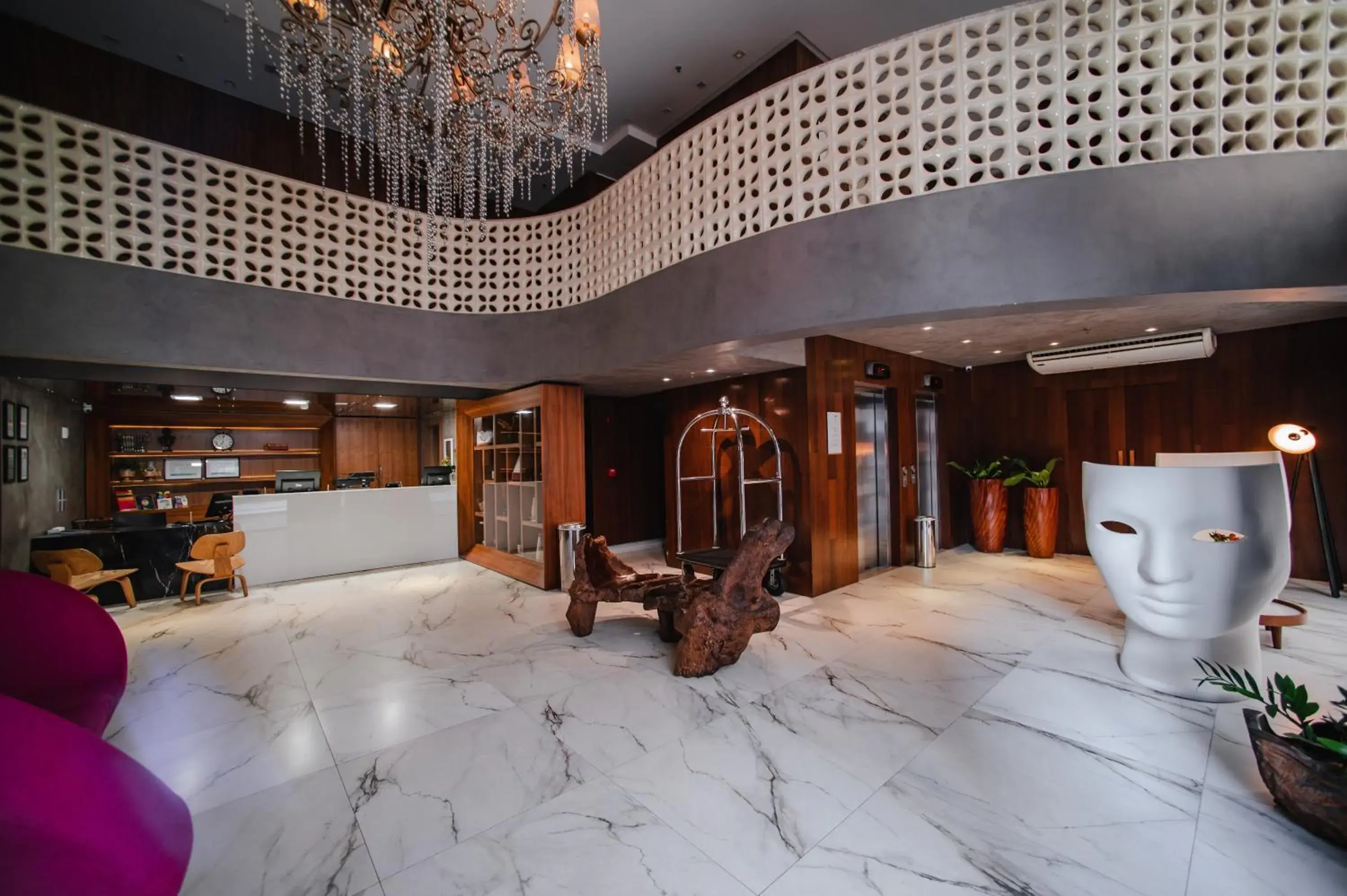 Lobby or reception in Brut by Slaviero Hotéis Lobby or reception in Brut by Slaviero Hotéis