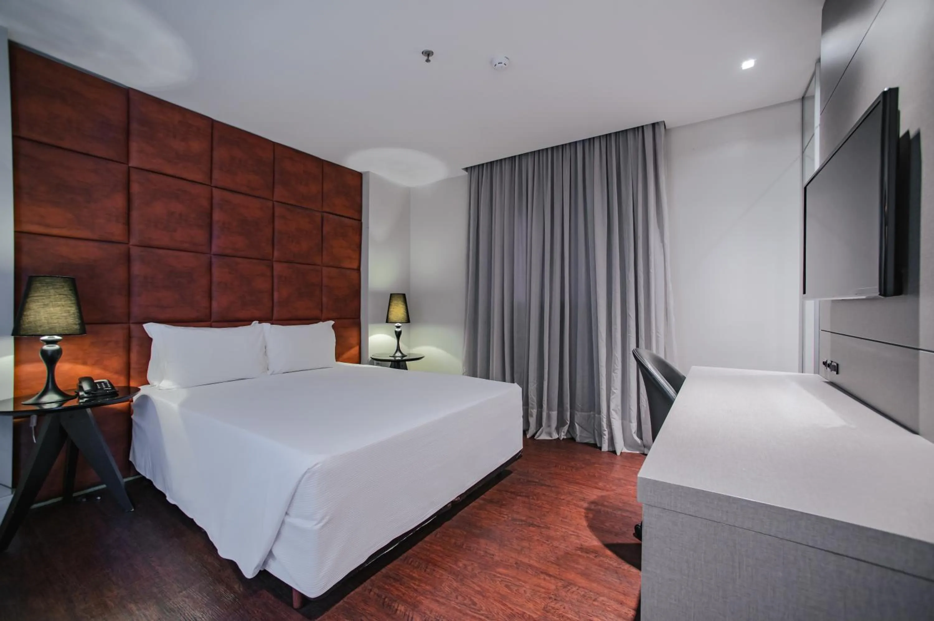 Bed in Brut by Slaviero Hotéis