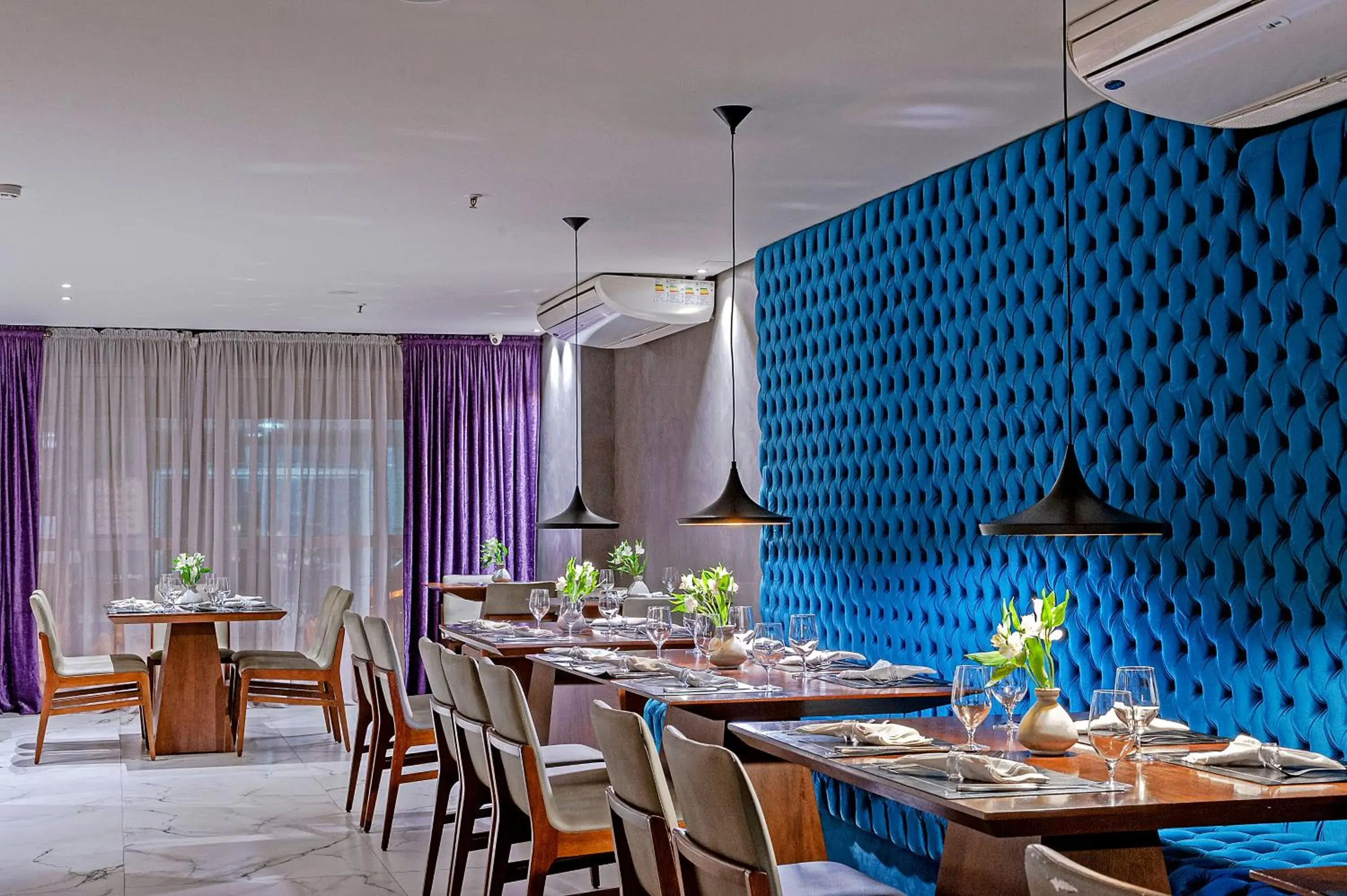 Restaurant/places to eat in Brut by Slaviero Hotéis Restaurant/places to eat in Brut by Slaviero Hotéis