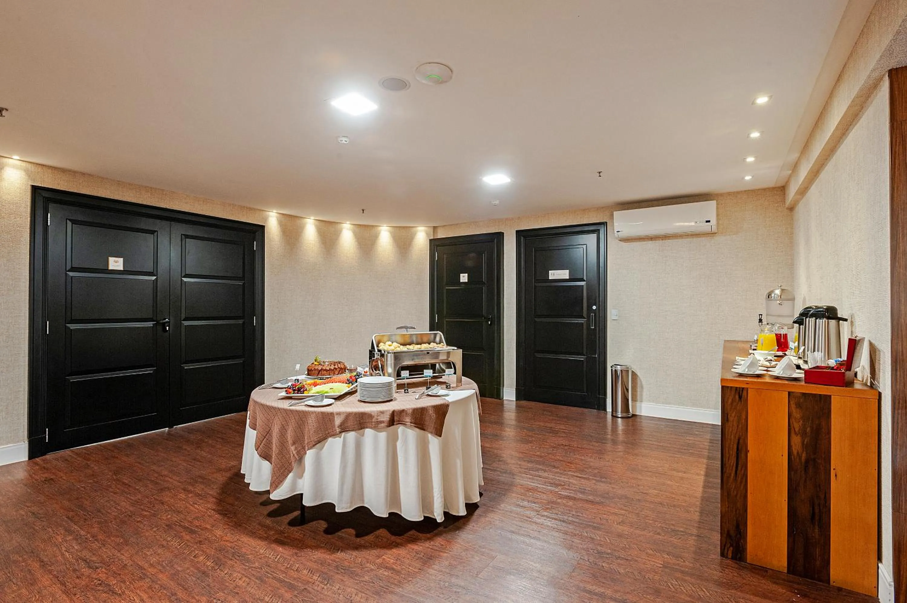 Banquet/Function facilities in Brut by Slaviero Hotéis