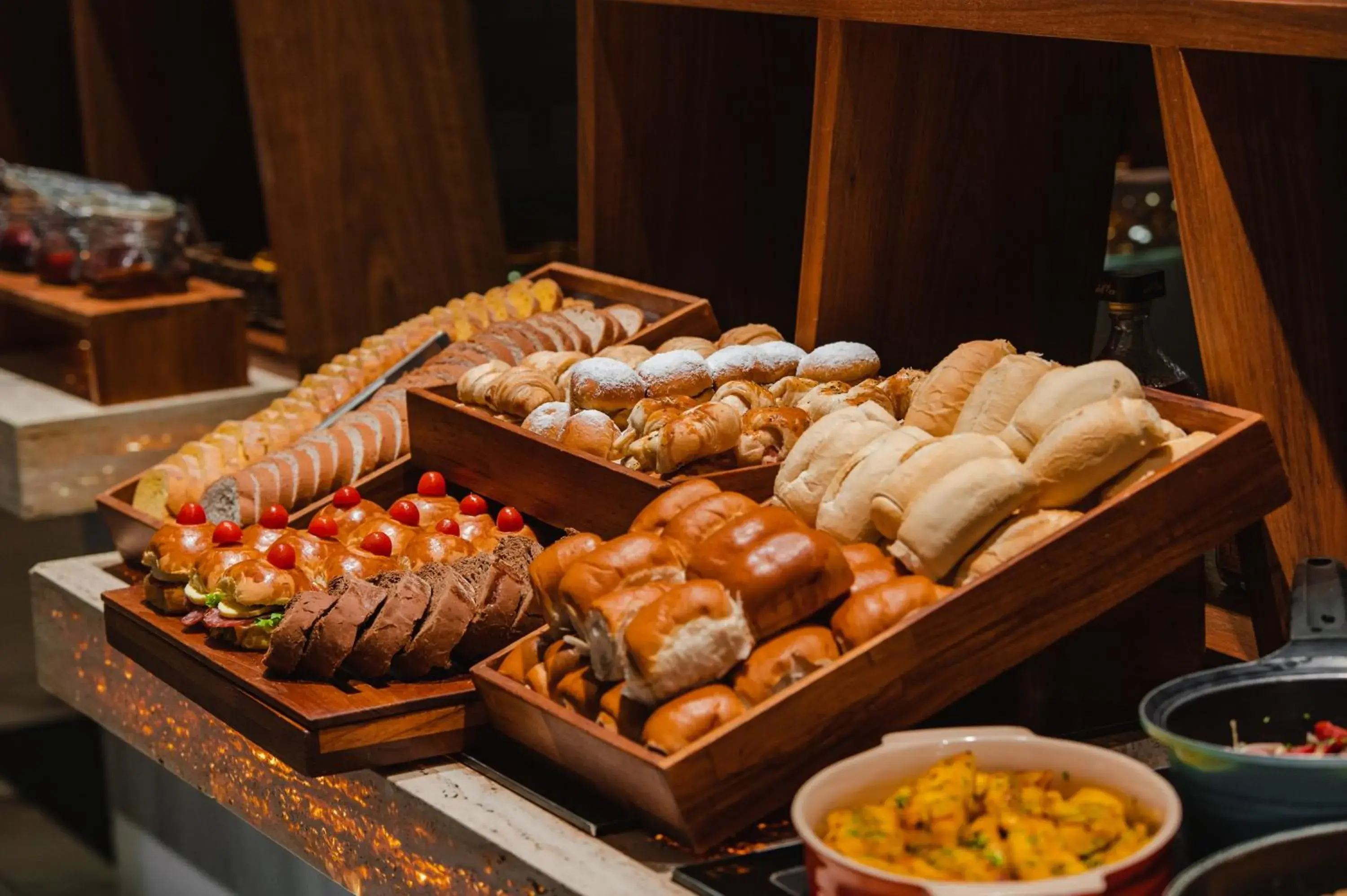 Restaurant/places to eat in Brut by Slaviero Hotéis Restaurant/places to eat in Brut by Slaviero Hotéis