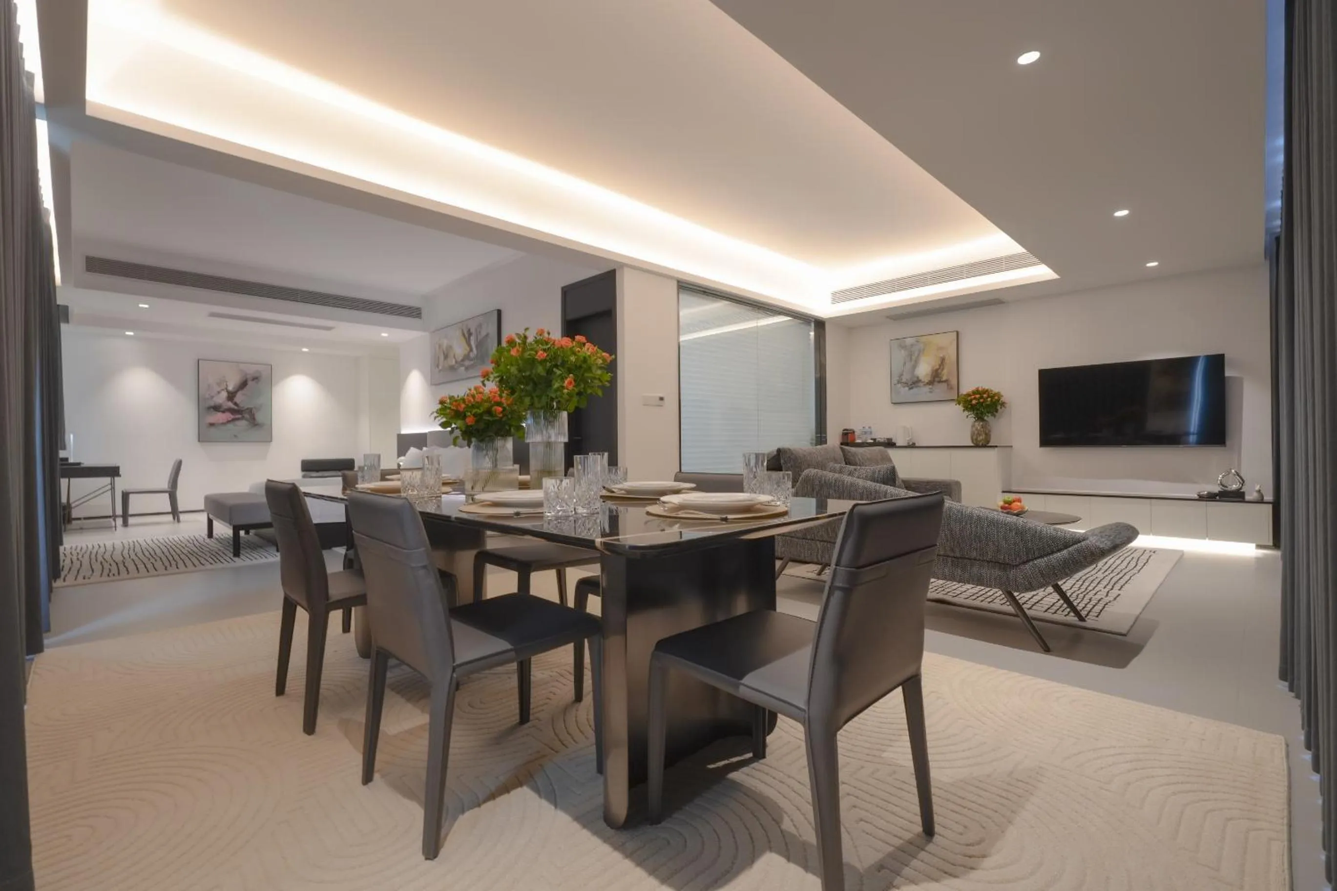 Dining area in One Riviera Hotel and Residences