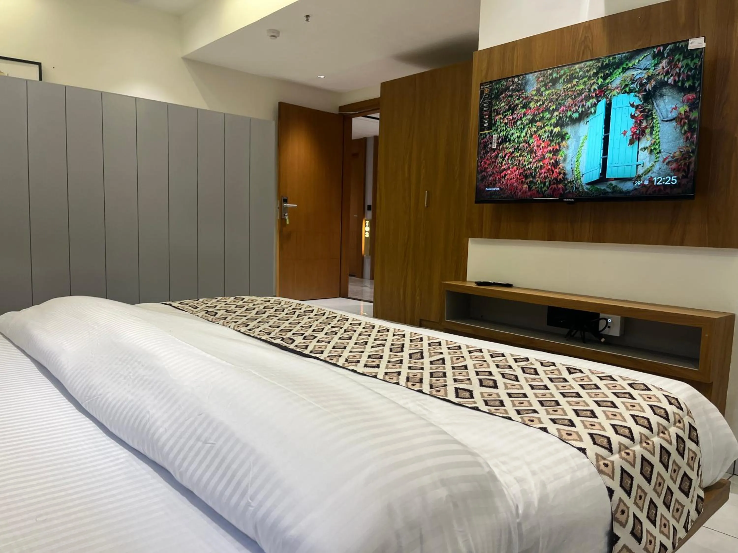 Bed in Hotel Royal Empire