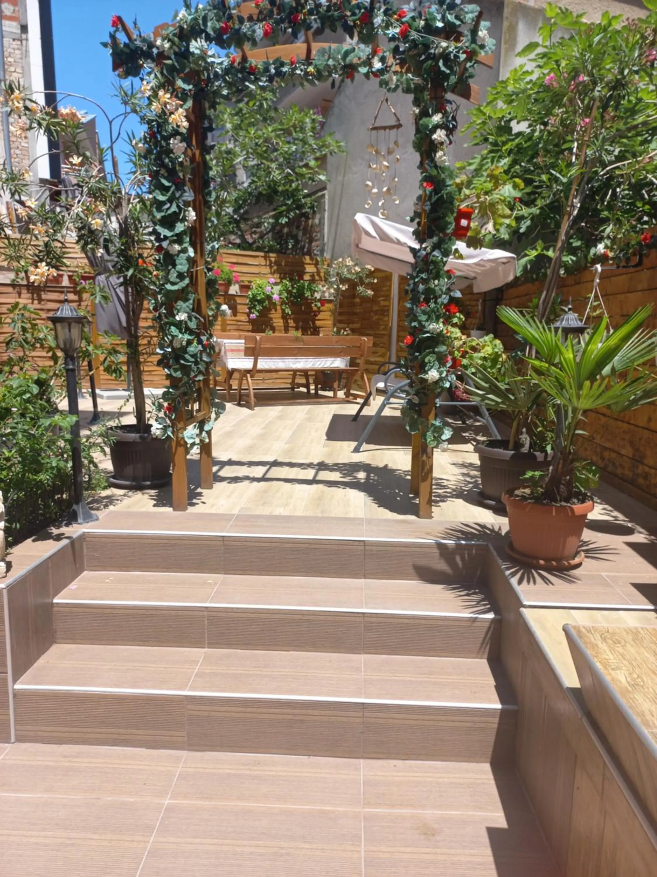 BBQ facilities in Guest House Dani