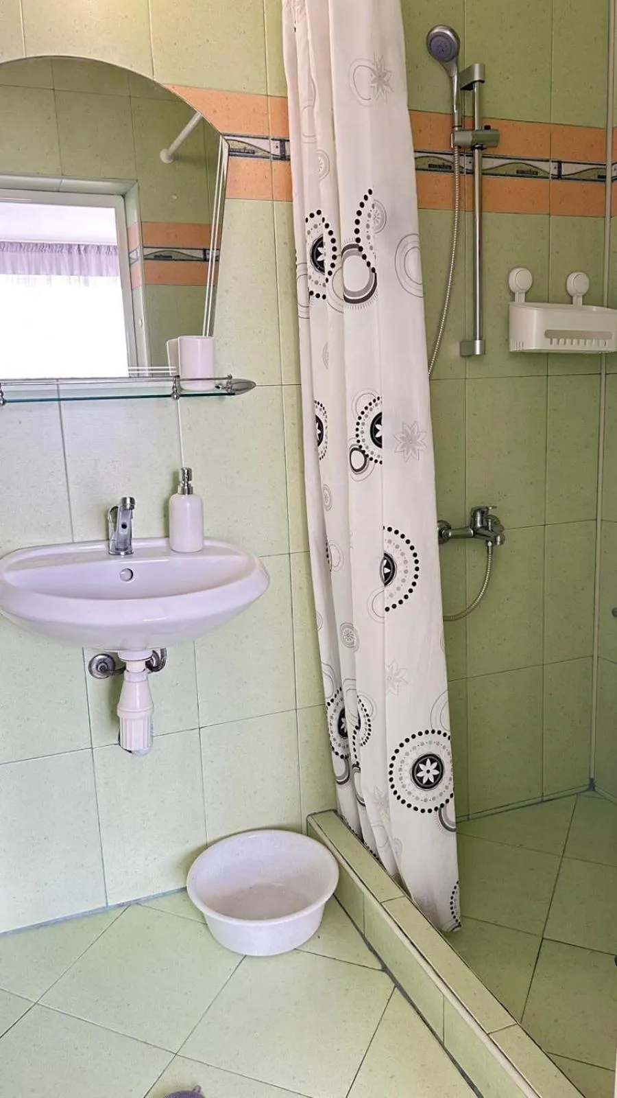 Shower in Guest House Dani