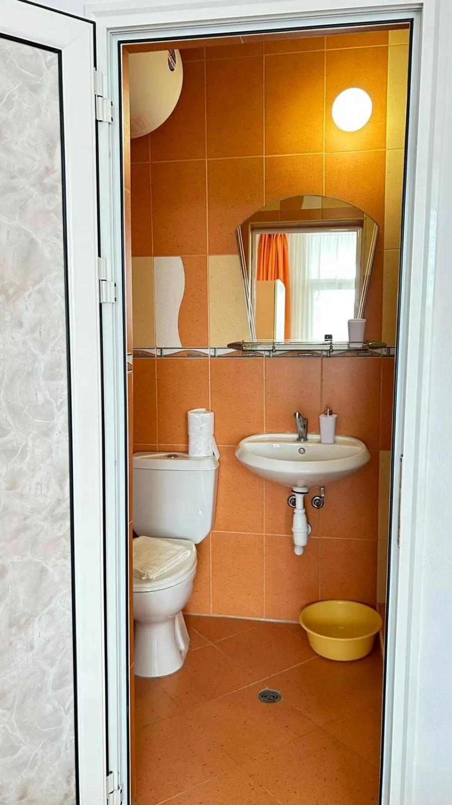 Shower in Guest House Dani