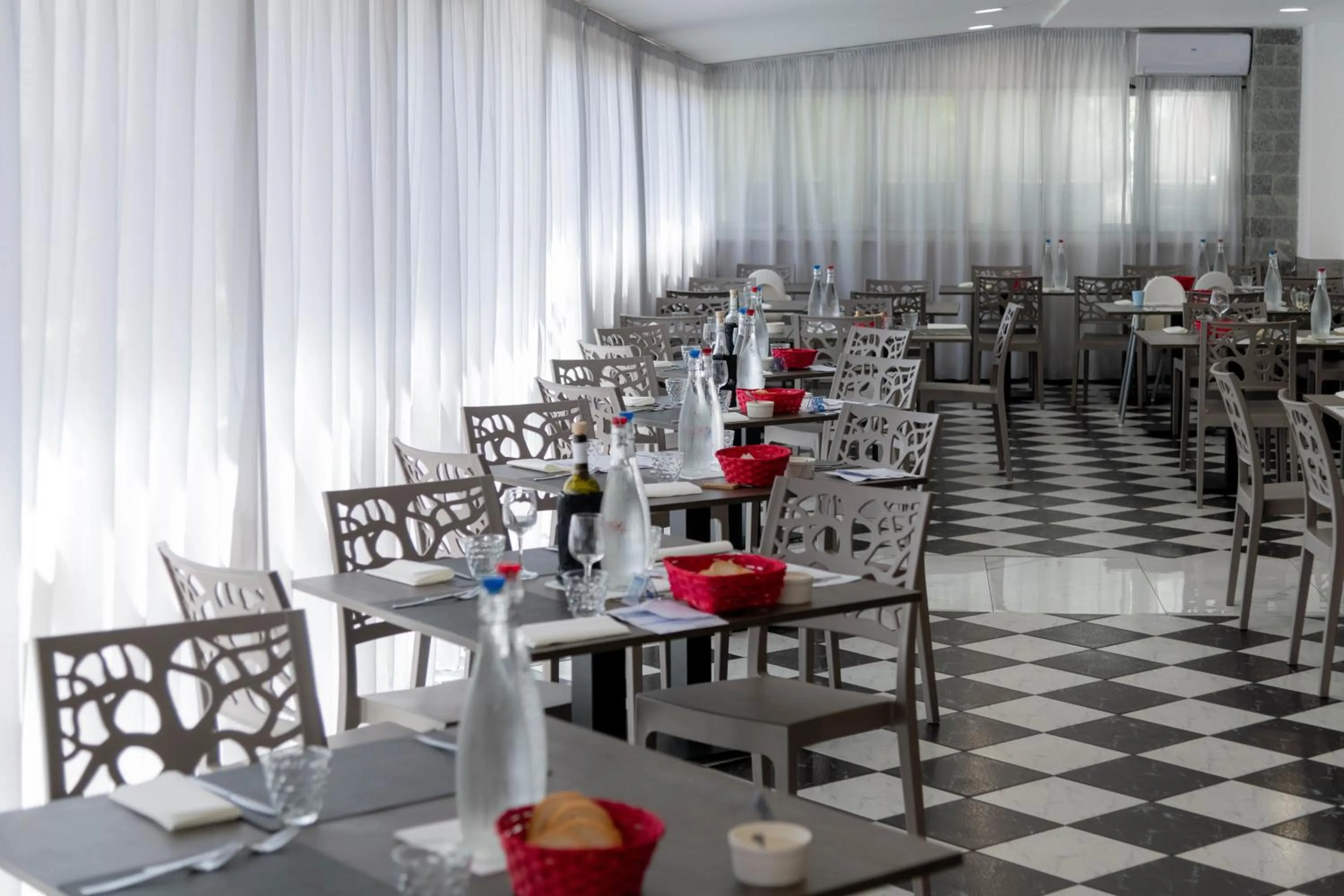 Restaurant/places to eat in Hotel Club La Villa