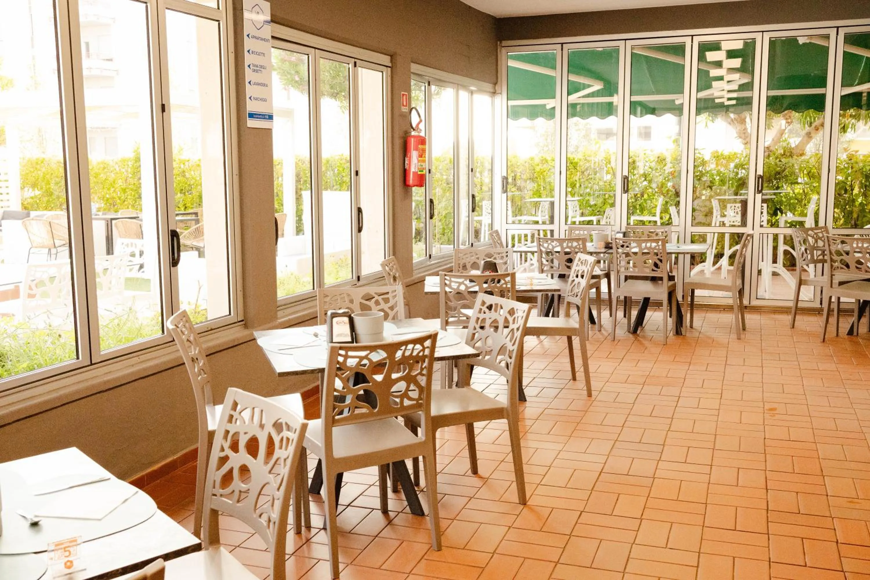 Restaurant/places to eat in Hotel Club La Villa