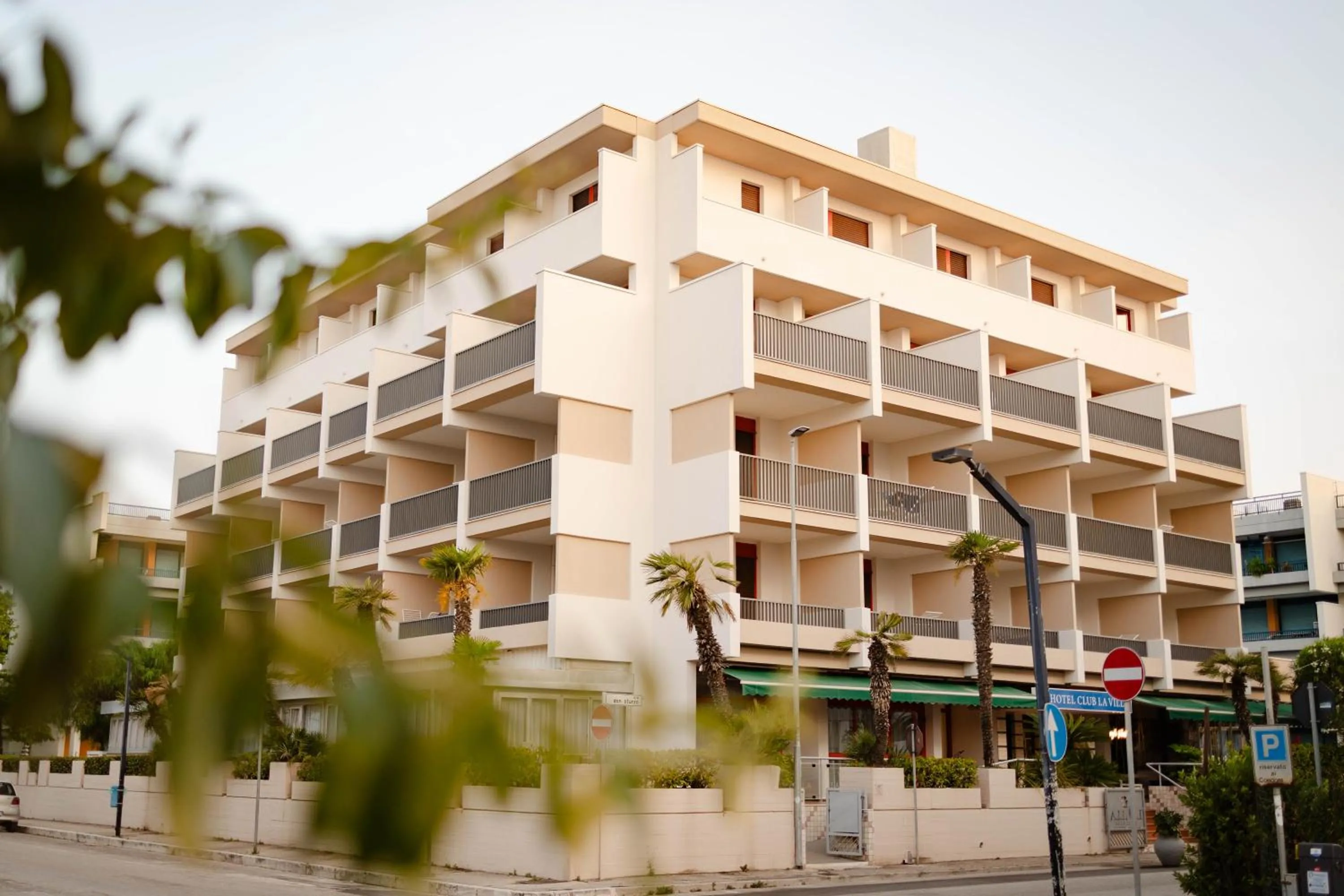 Property building in Hotel Club La Villa