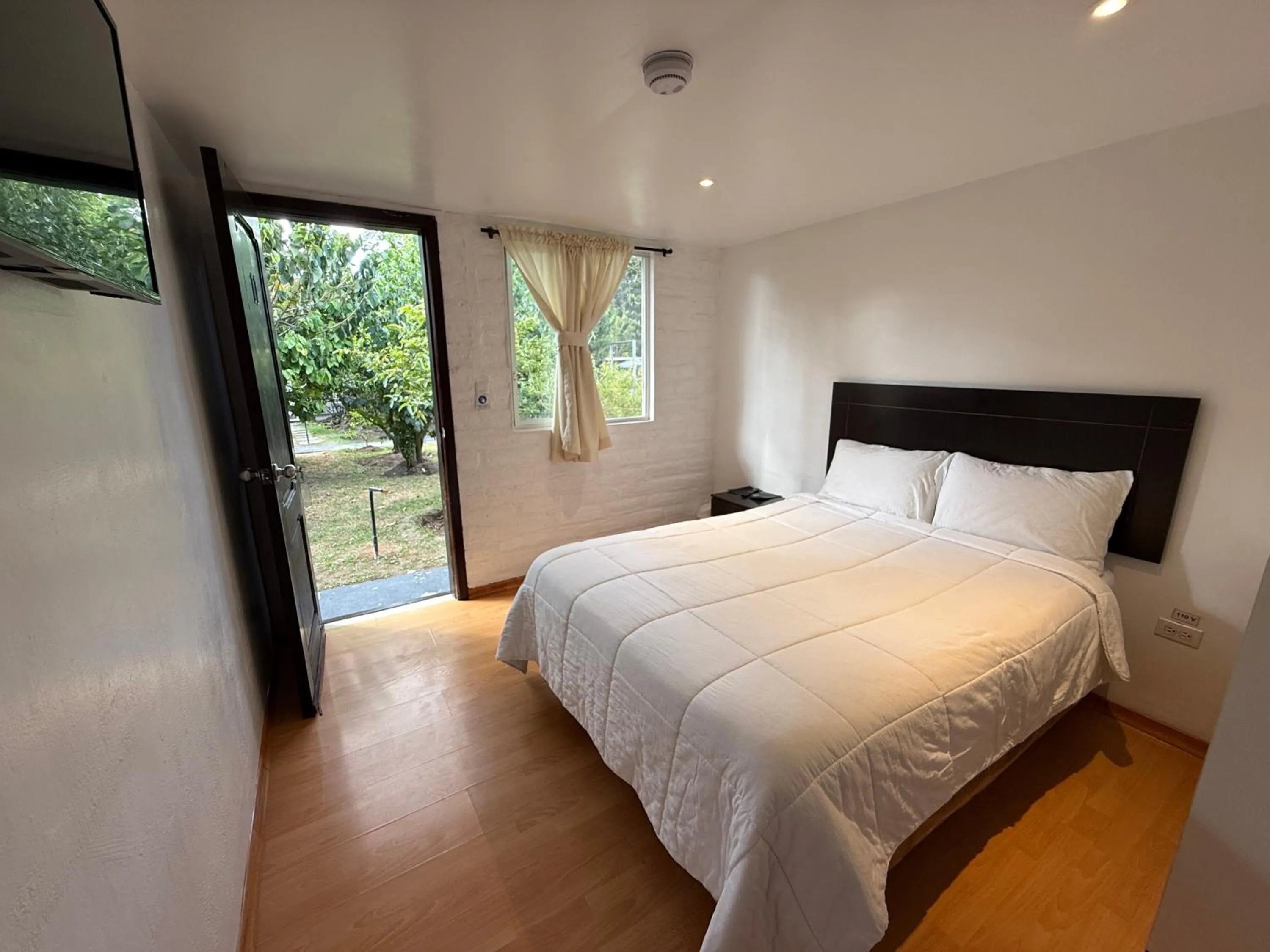 Bed in Springhills Quito Airport