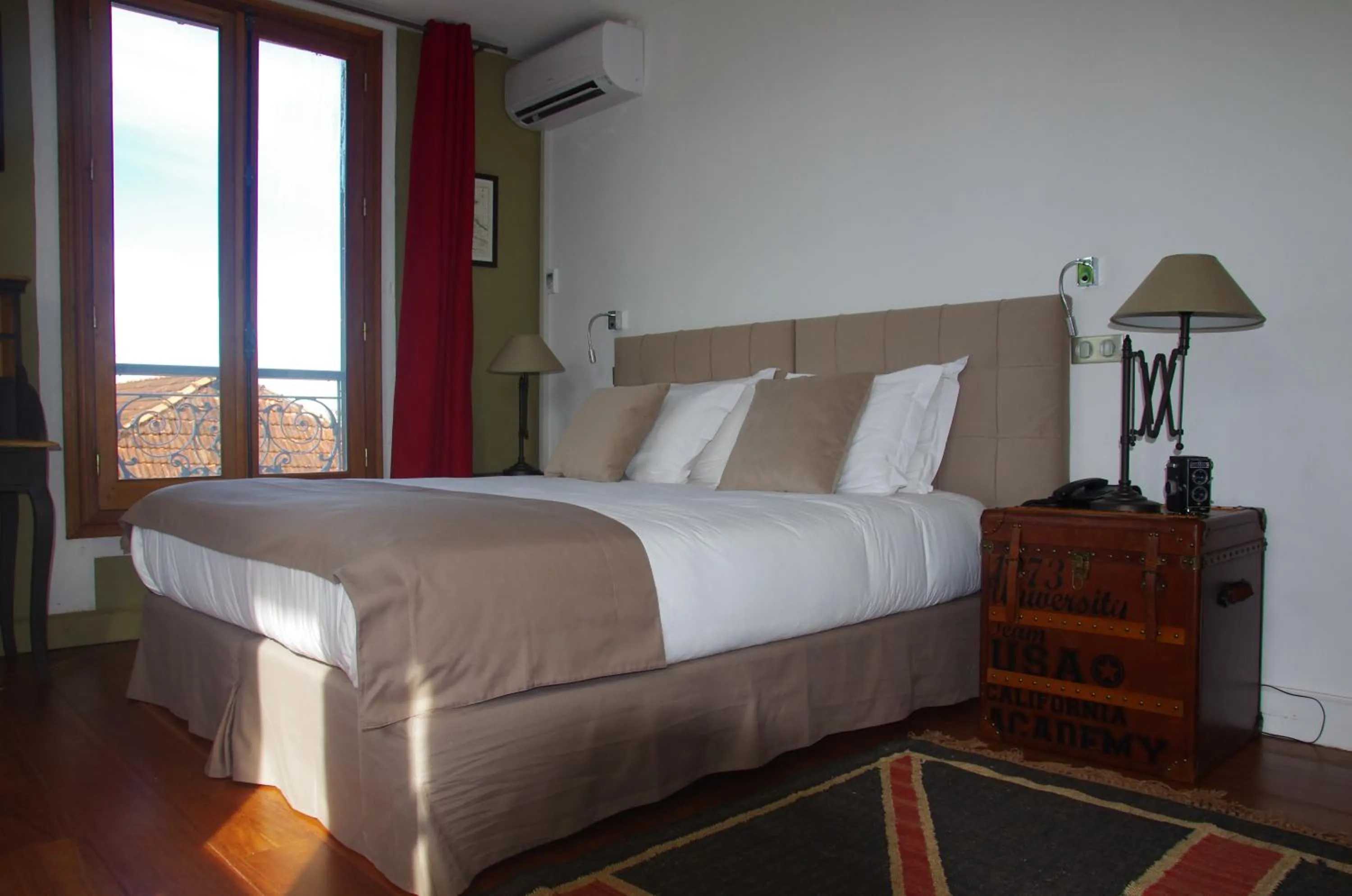 Bed in Hôtel des Palmistes