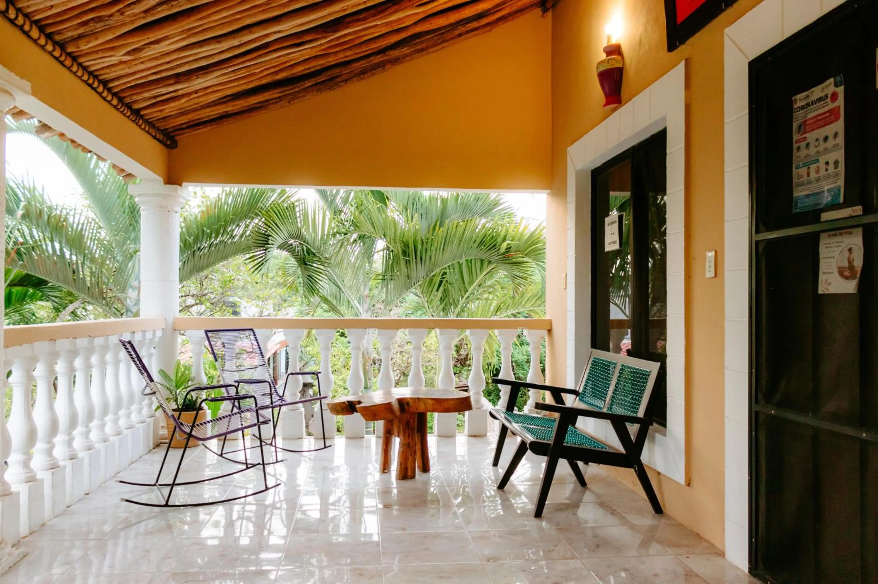 Balcony/Terrace in Hotel Tunich Naj & Hostal