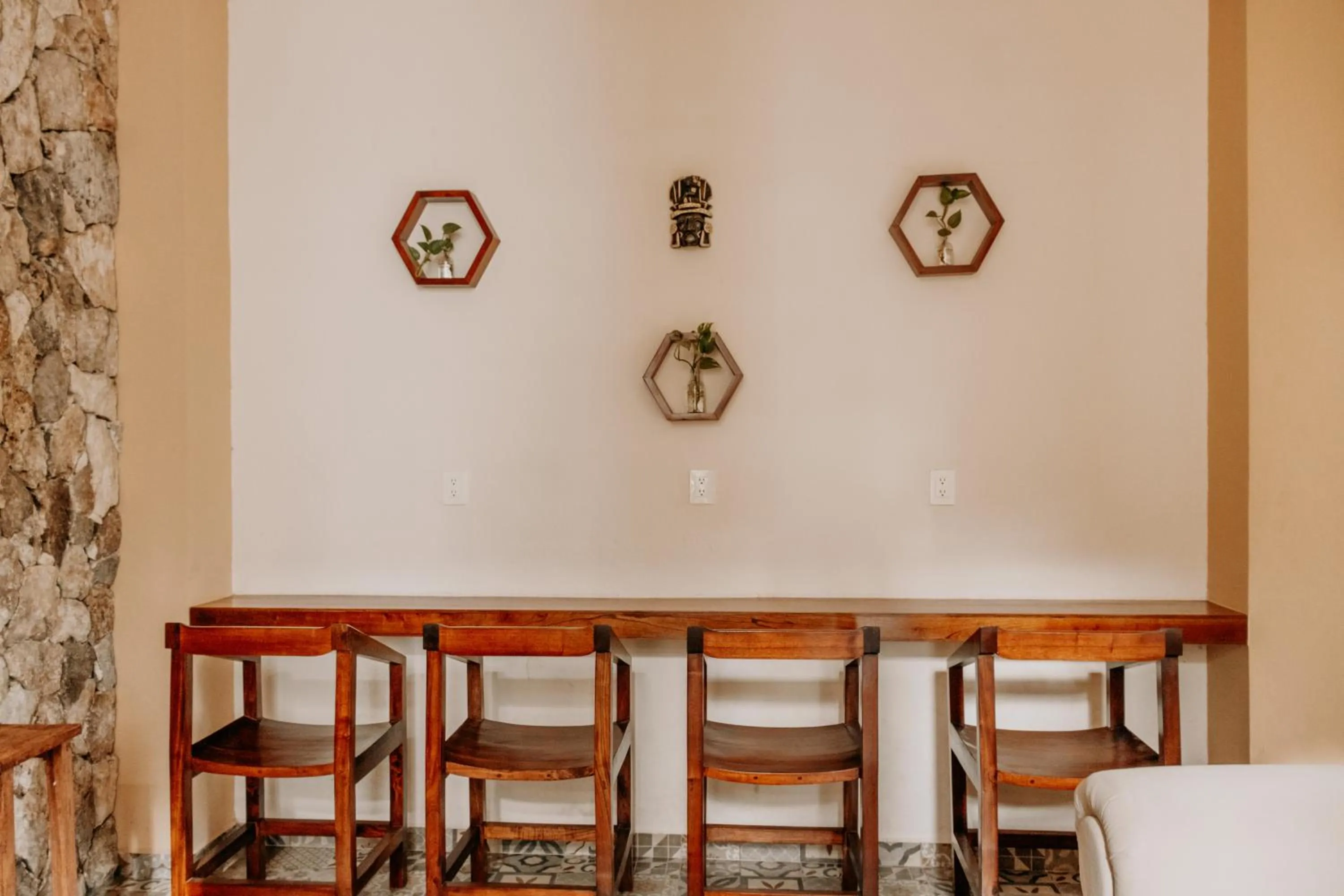 Communal lounge/ TV room in Hotel Tunich Naj & Hostal