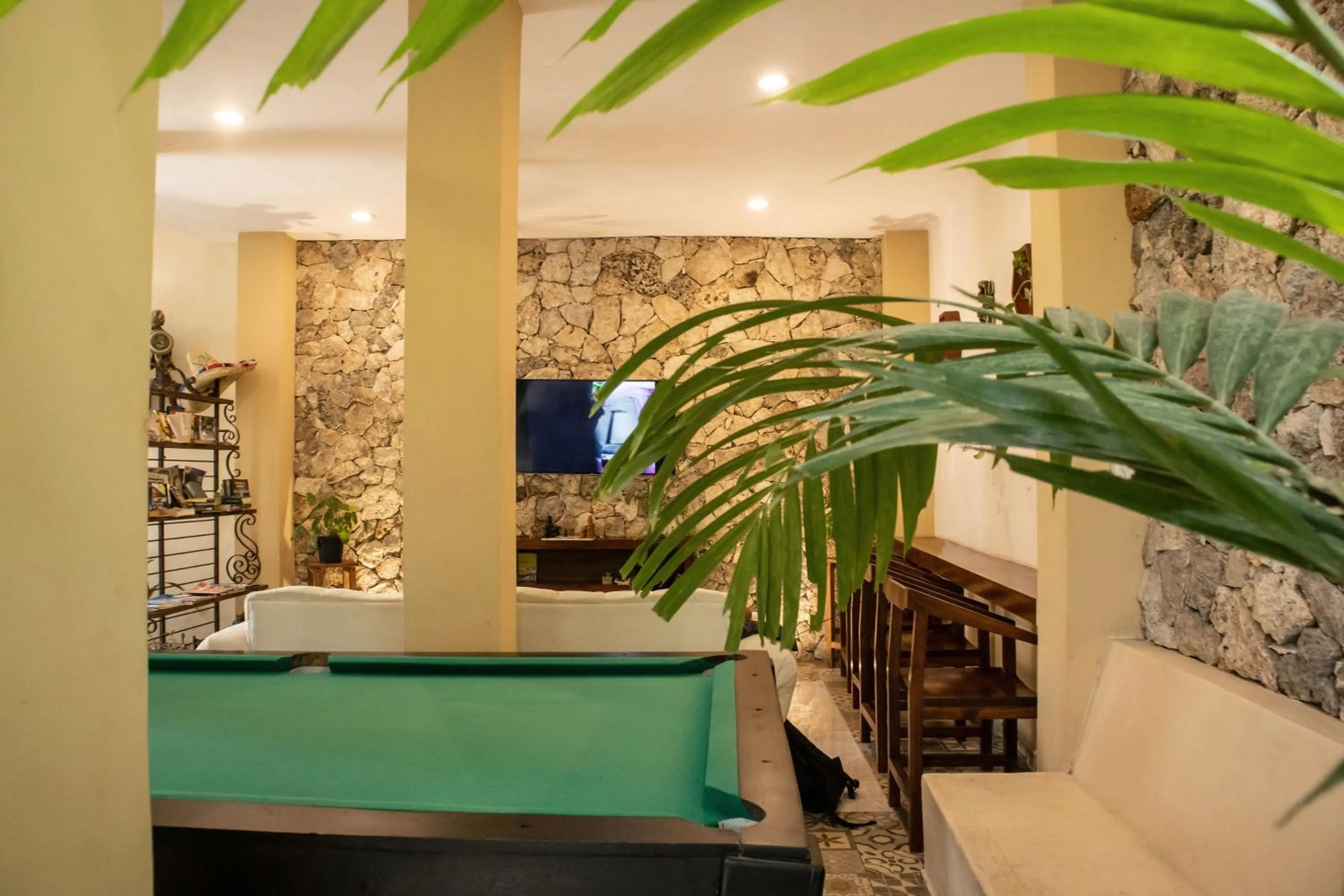 Billiard in Hotel Tunich Naj & Hostal