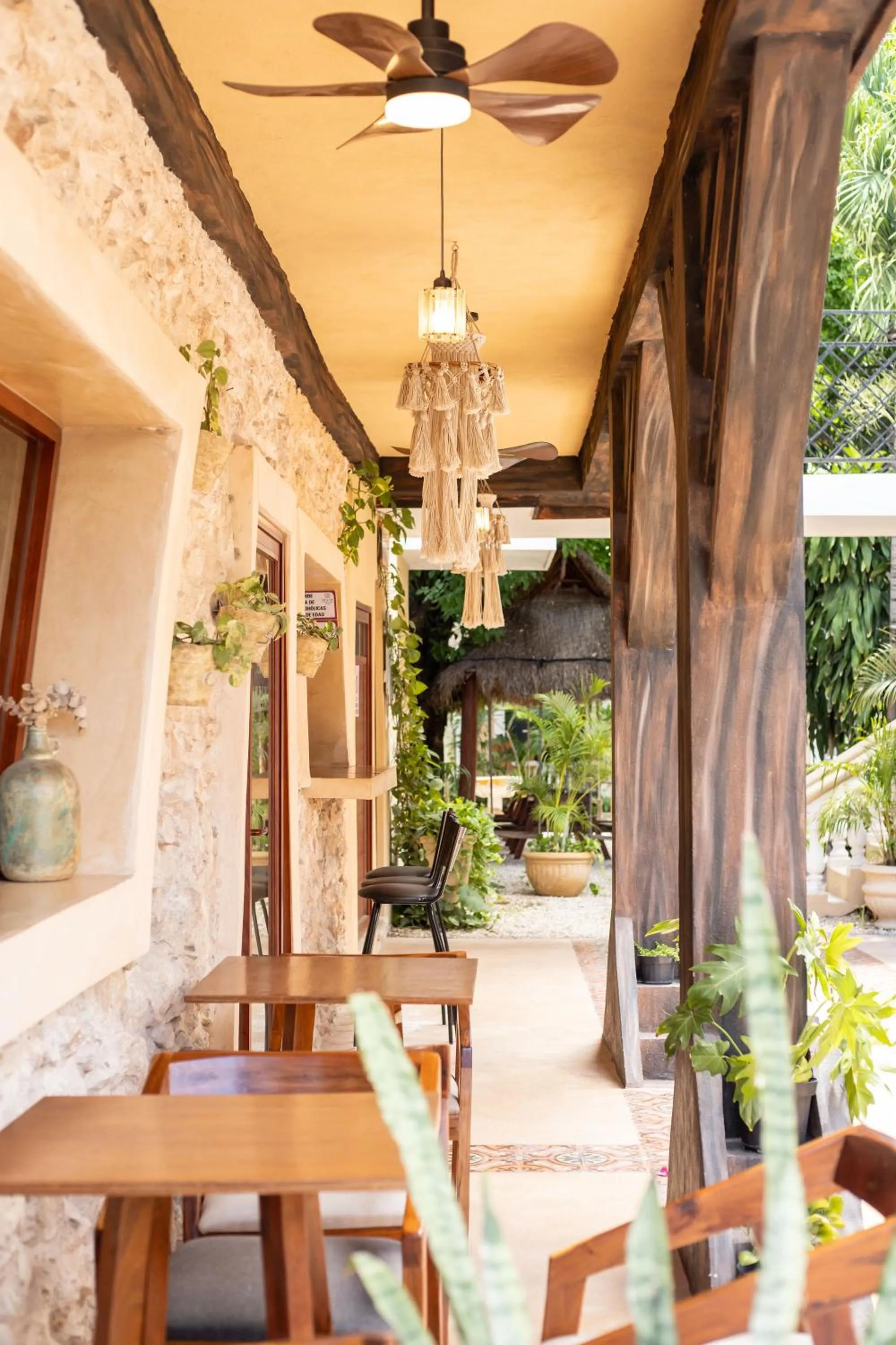 Restaurant/places to eat in Hotel Tunich Naj & Hostal