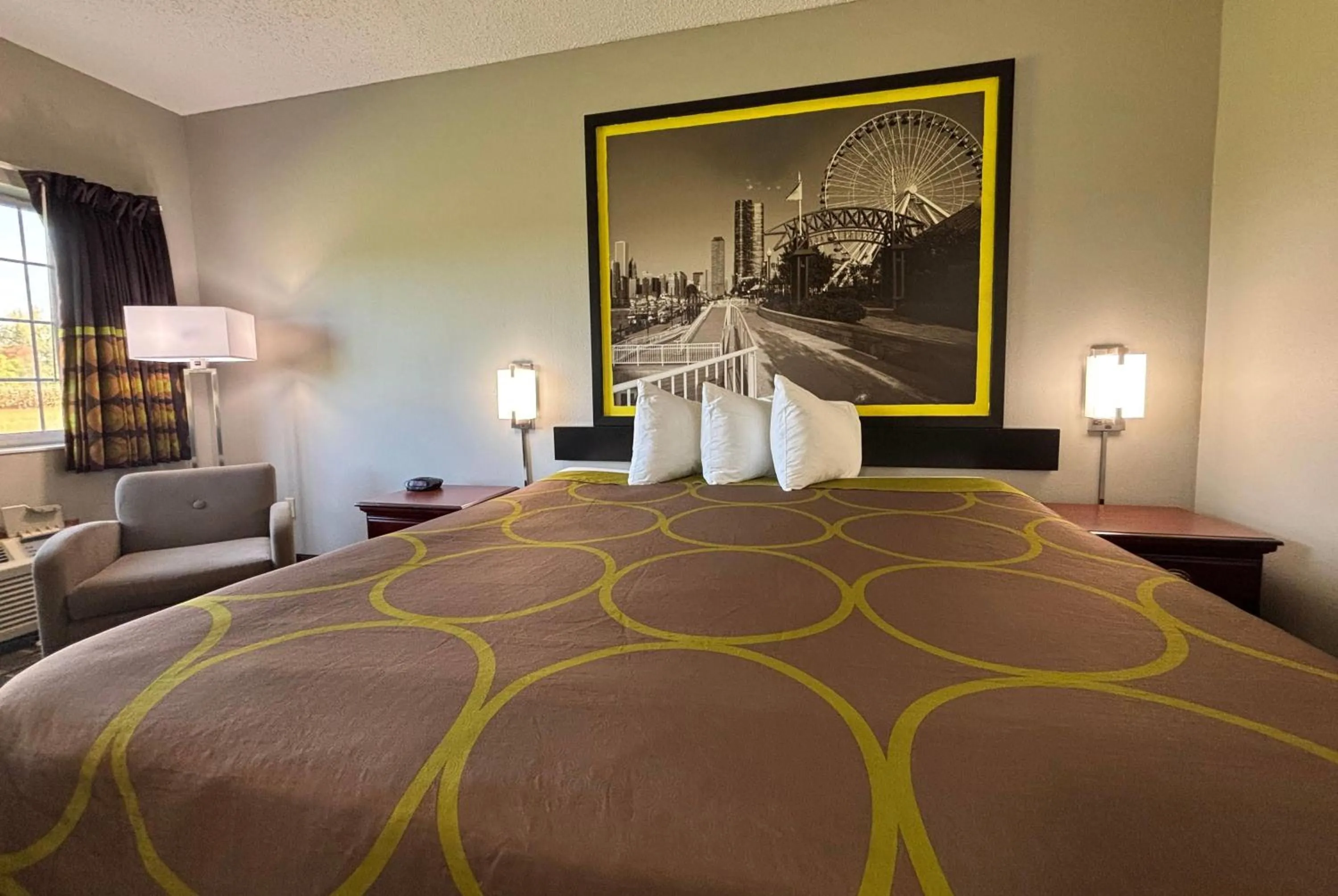 Photo of the whole room, Bed in Super 8 by Wyndham Mt. Carmel IL