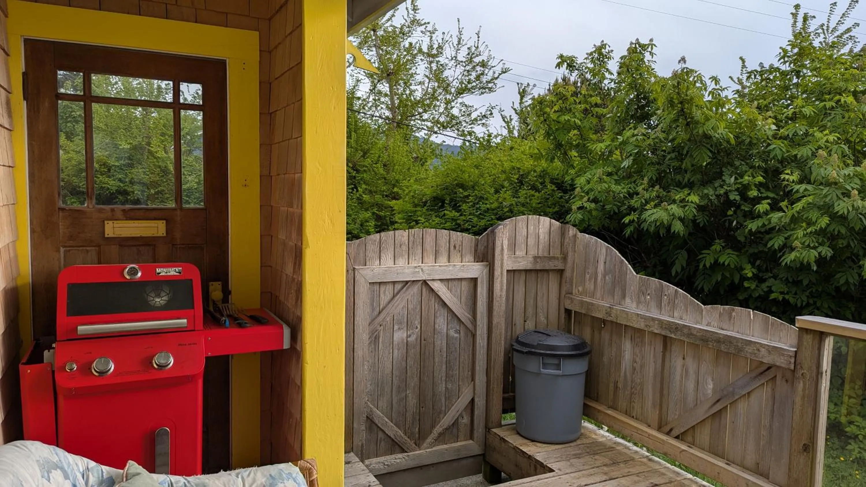 BBQ facilities in Seine Boat Inn
