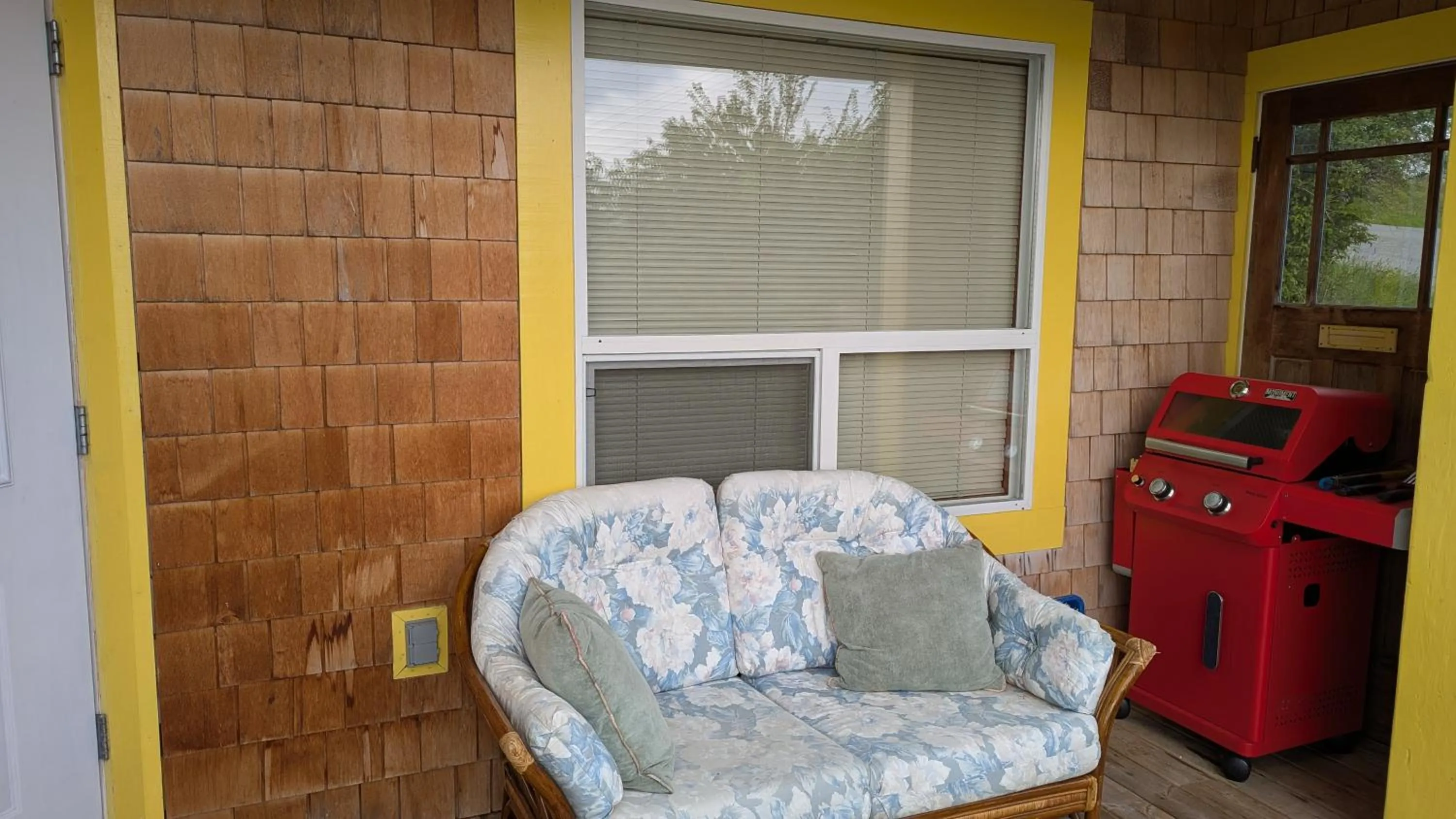 Balcony/Terrace in Seine Boat Inn