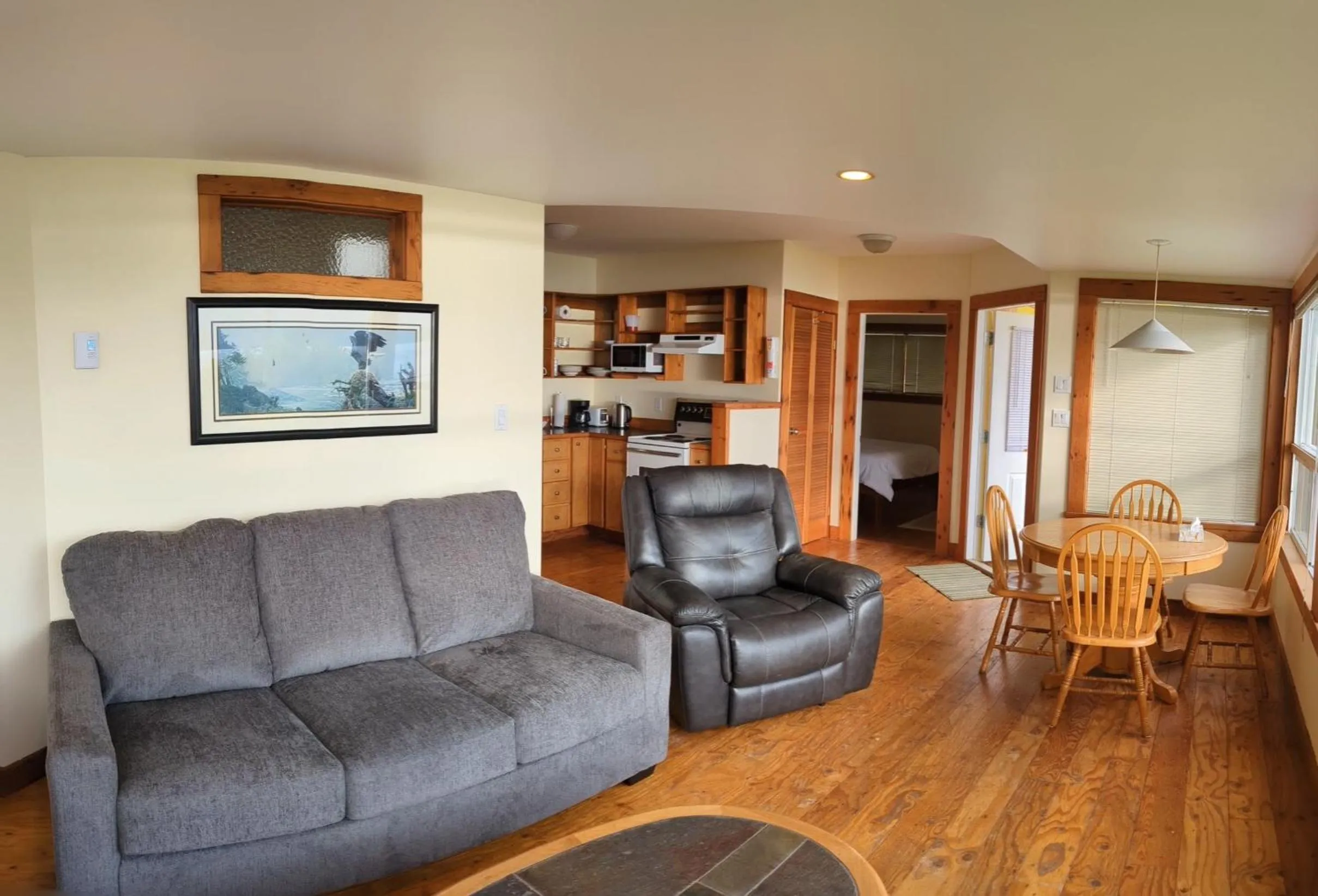 Living room in Seine Boat Inn