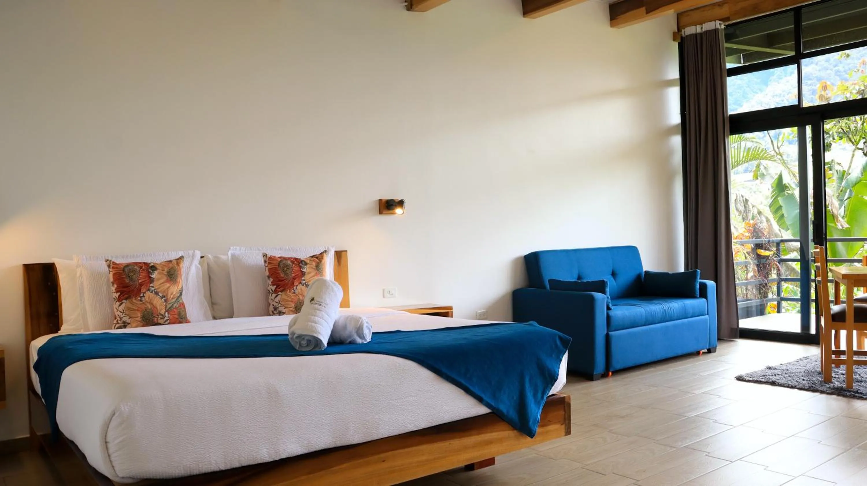 King Suite with Spa Bath in Las Terrazas de Dana Boutique Lodge & Spa