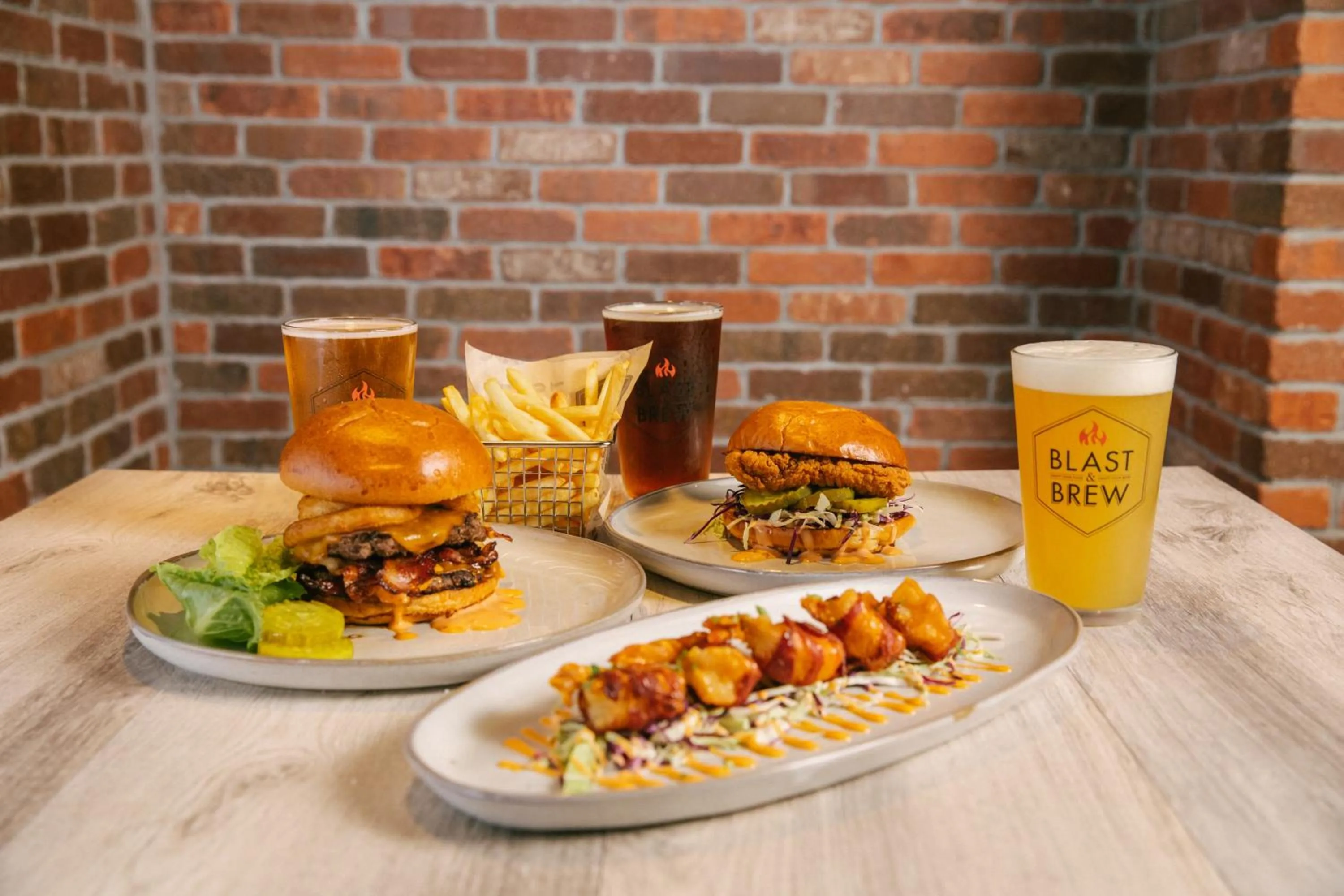 Restaurant/places to eat in Tides Oceanview Inn and Cottages