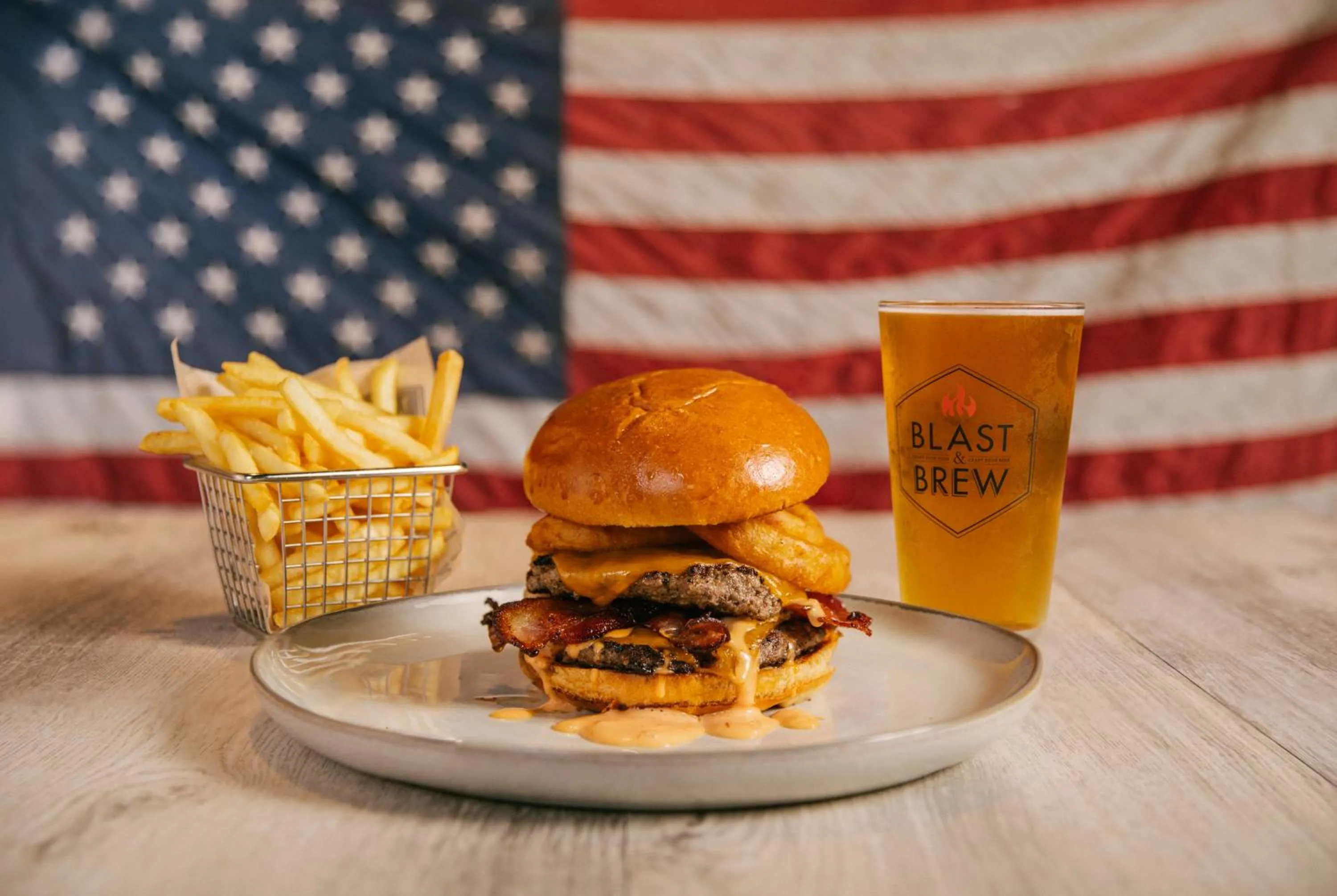 Restaurant/places to eat in Tides Oceanview Inn and Cottages