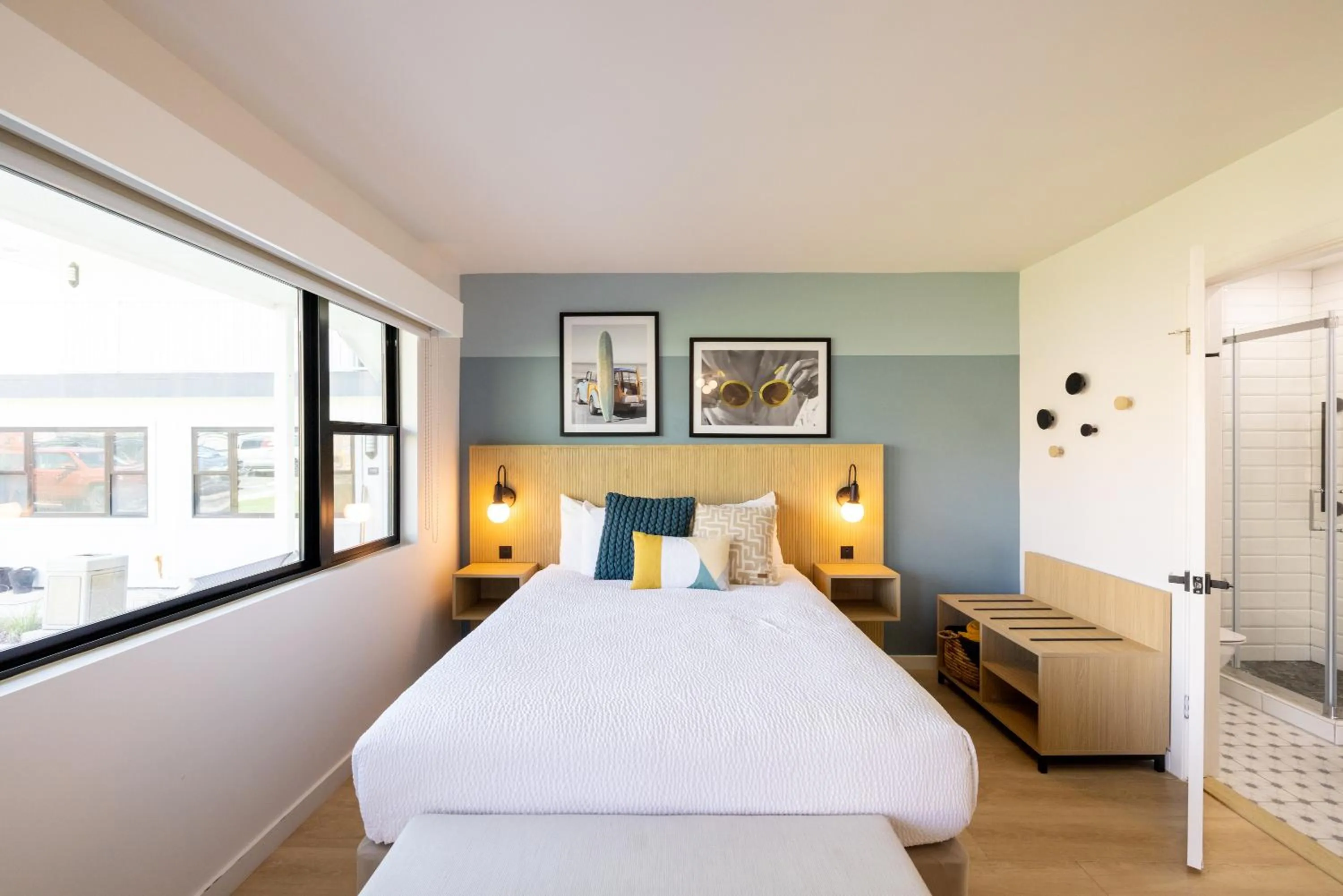 Bedroom, Bed in Tides Oceanview Inn and Cottages