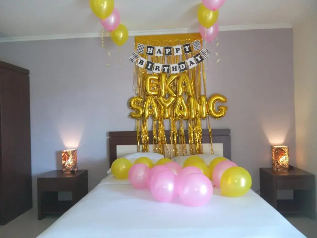 Bed in Mansu Hotel and Spa Legian Bed in Mansu Hotel and Spa Legian