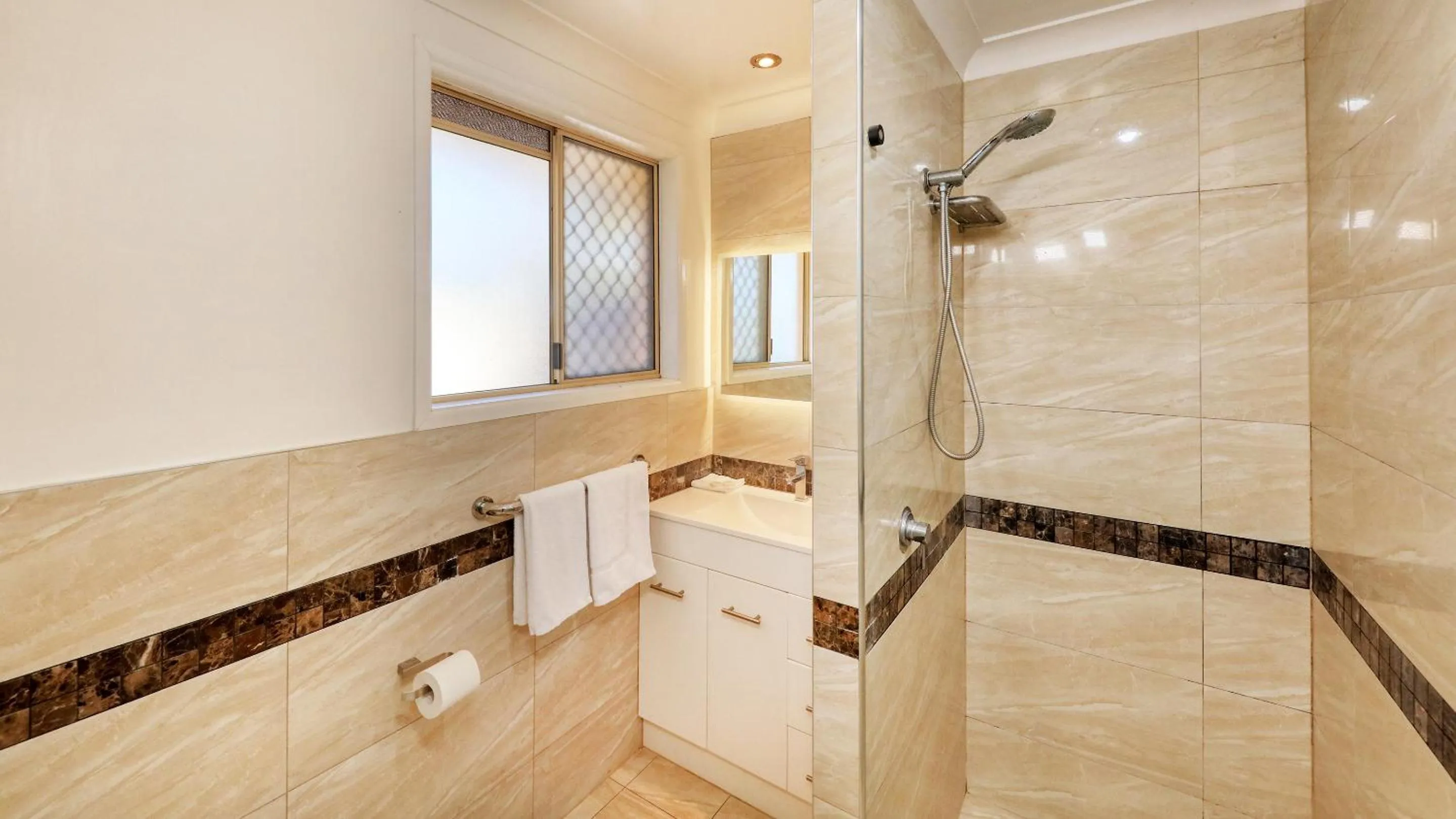 Bathroom in Apollo Lodge